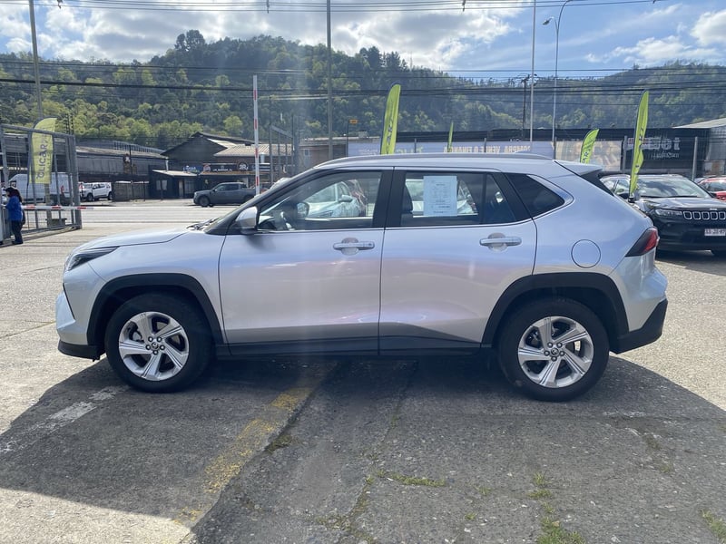 Toyota Yaris Cross 1.5 Xi 4x2 5mt 5p 2026 - Imagen 4 de 8