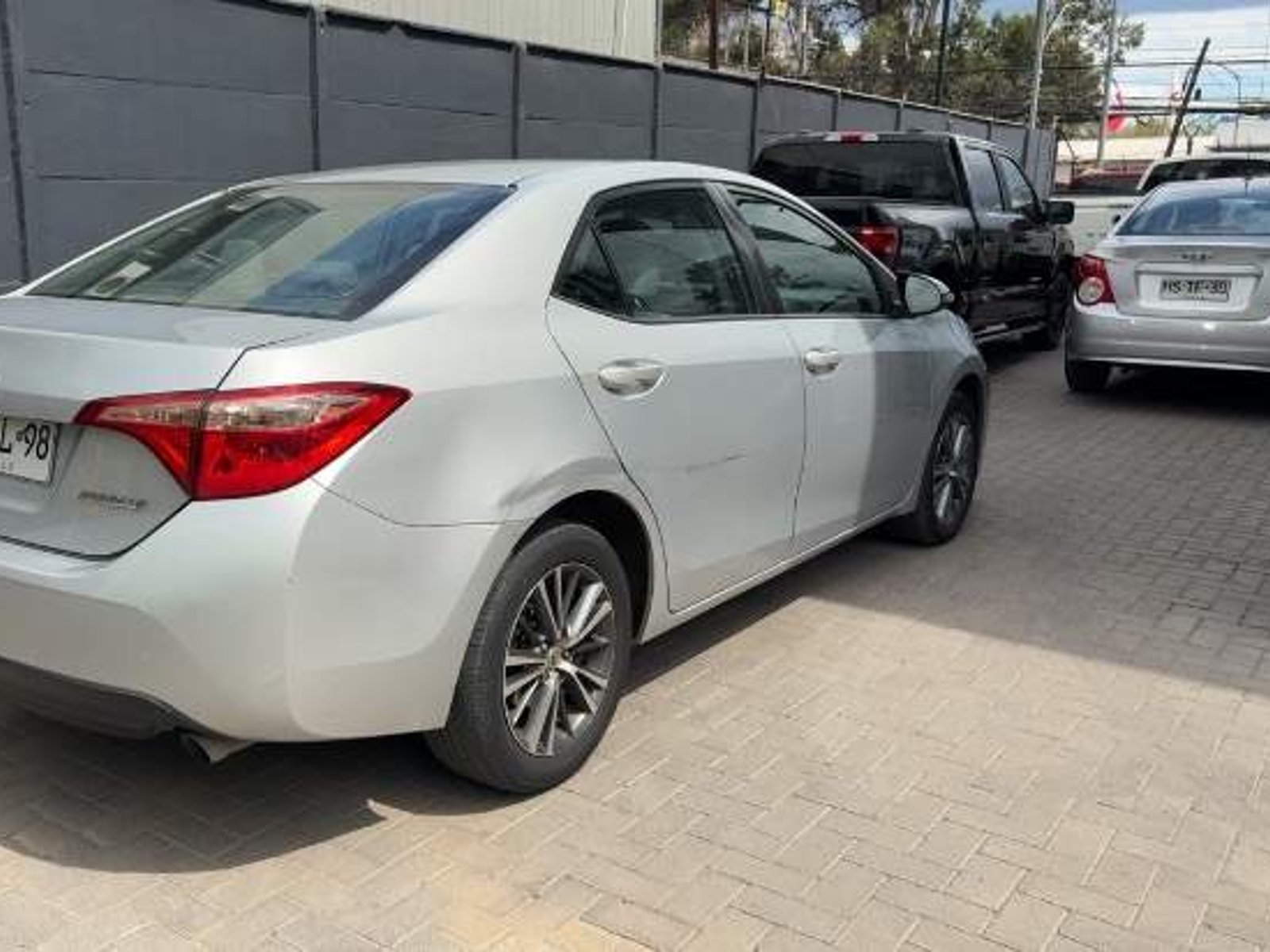 Toyota Corolla 1.8 Gl 4x2 Mt 4p 2017 - Foto 4 de 5