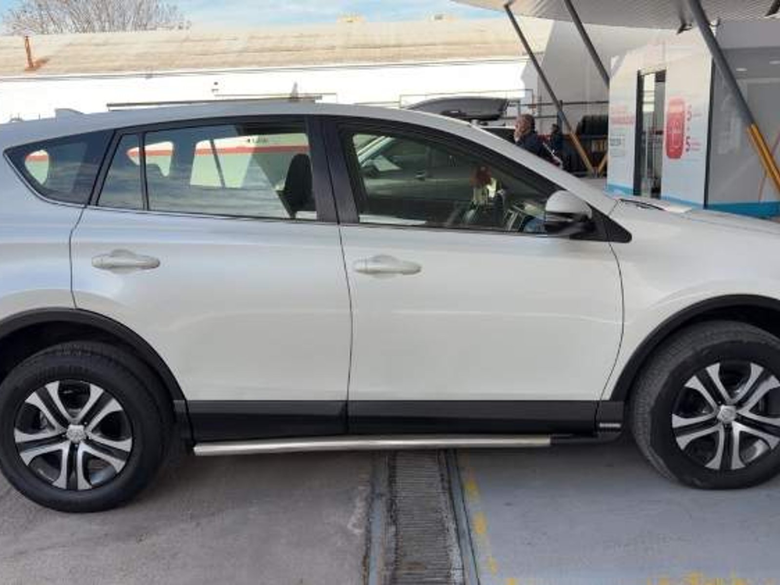 Toyota Rav 4 2.0 Adventure 4x2 Lujo Cvt At 5p 2019 - Foto 3 de 5