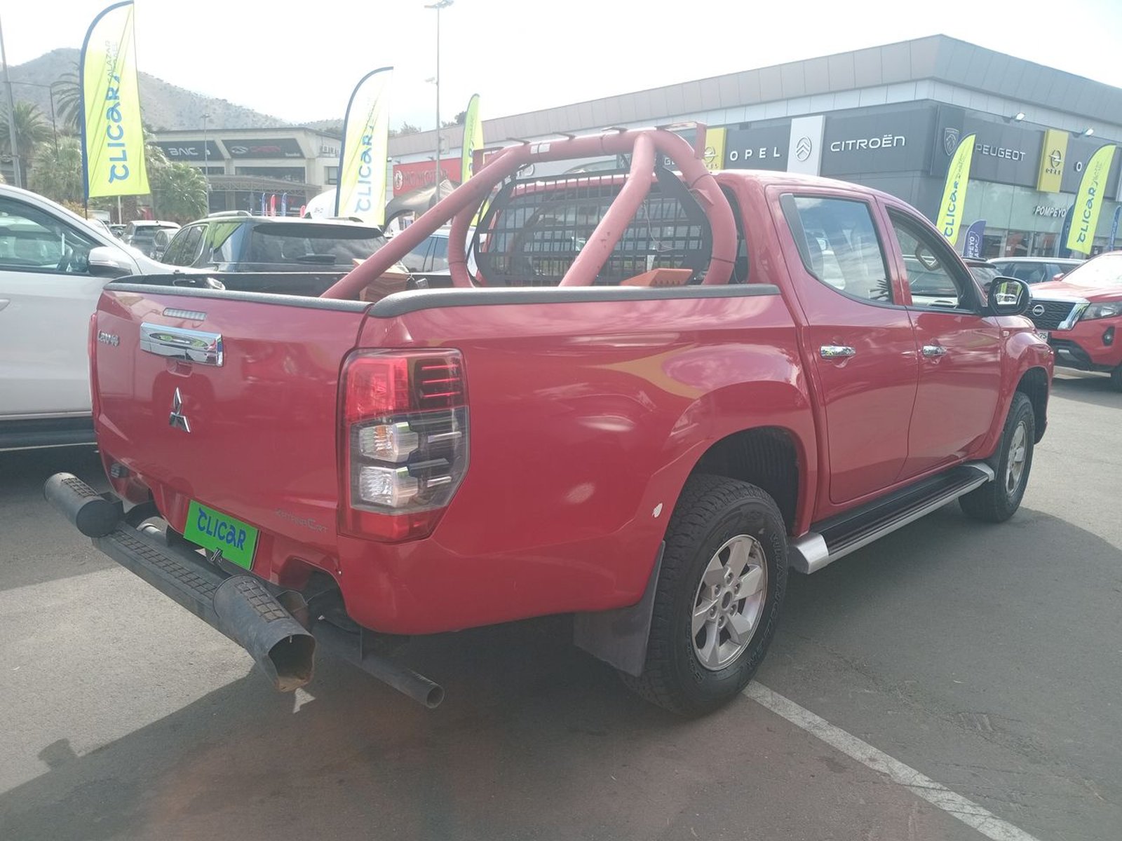 Mitsubishi L200 2.2 Katana Crt Diesel Dob. Cab. 4x4 Mt 4p 2024 - Imagen 7 de 8