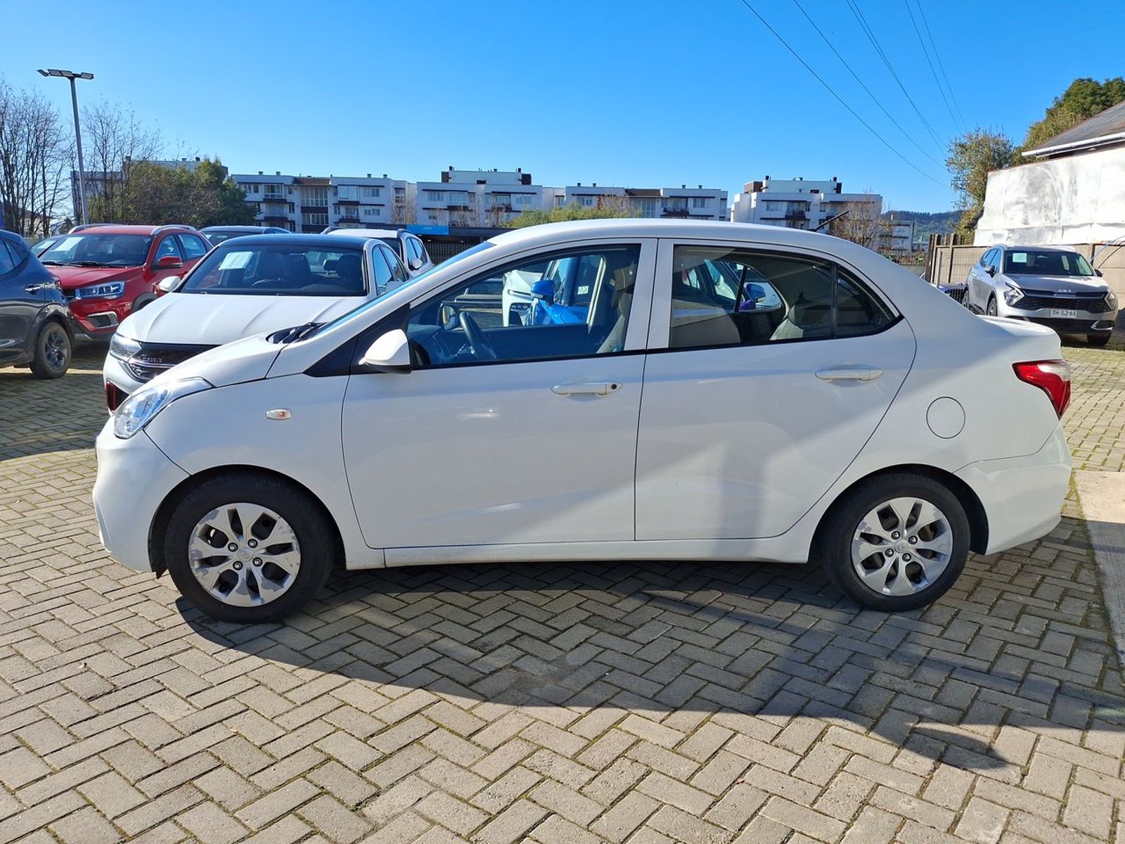 Hyundai Grand I10 1.2l Gl 4x2 Ac 2ab 5mt 4p 2019 - Foto 4 de 8