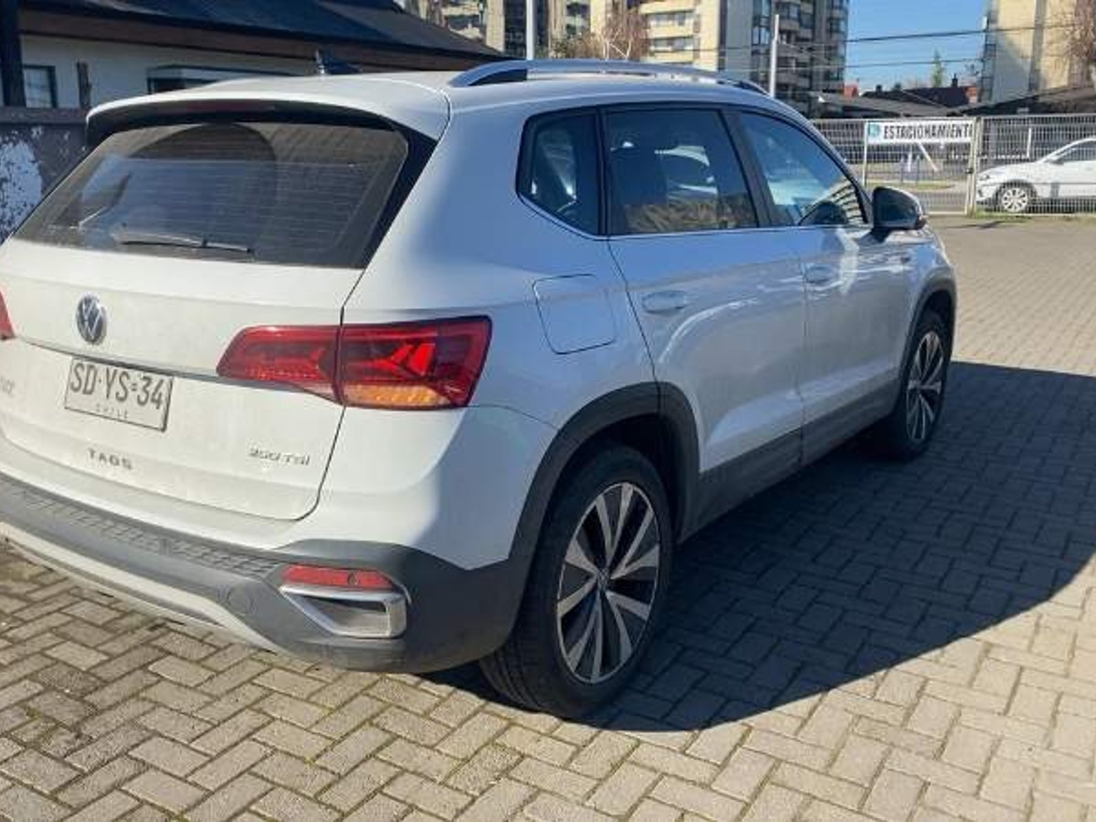 Volkswagen Taos 1.4 Tsi Highline 4x2 At 5p 2022 - Foto 4 de 5