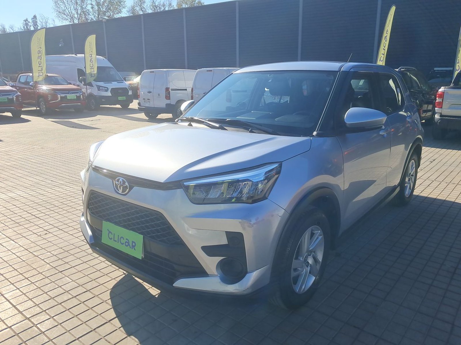 Toyota Raize 1.2 E 4x2 Mt 5p 2024 - Foto 3 de 8