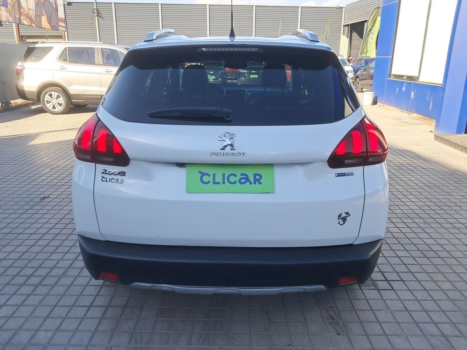Peugeot 2008 1.2 Allure Pack Puretech 4x2 110hp Eat6 5p 2018 - Imagen 6 de 8