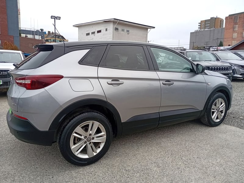 Opel Grandland 1.2t Edition 4x2 Mt6 5p 2021 - Imagen 7 de 8