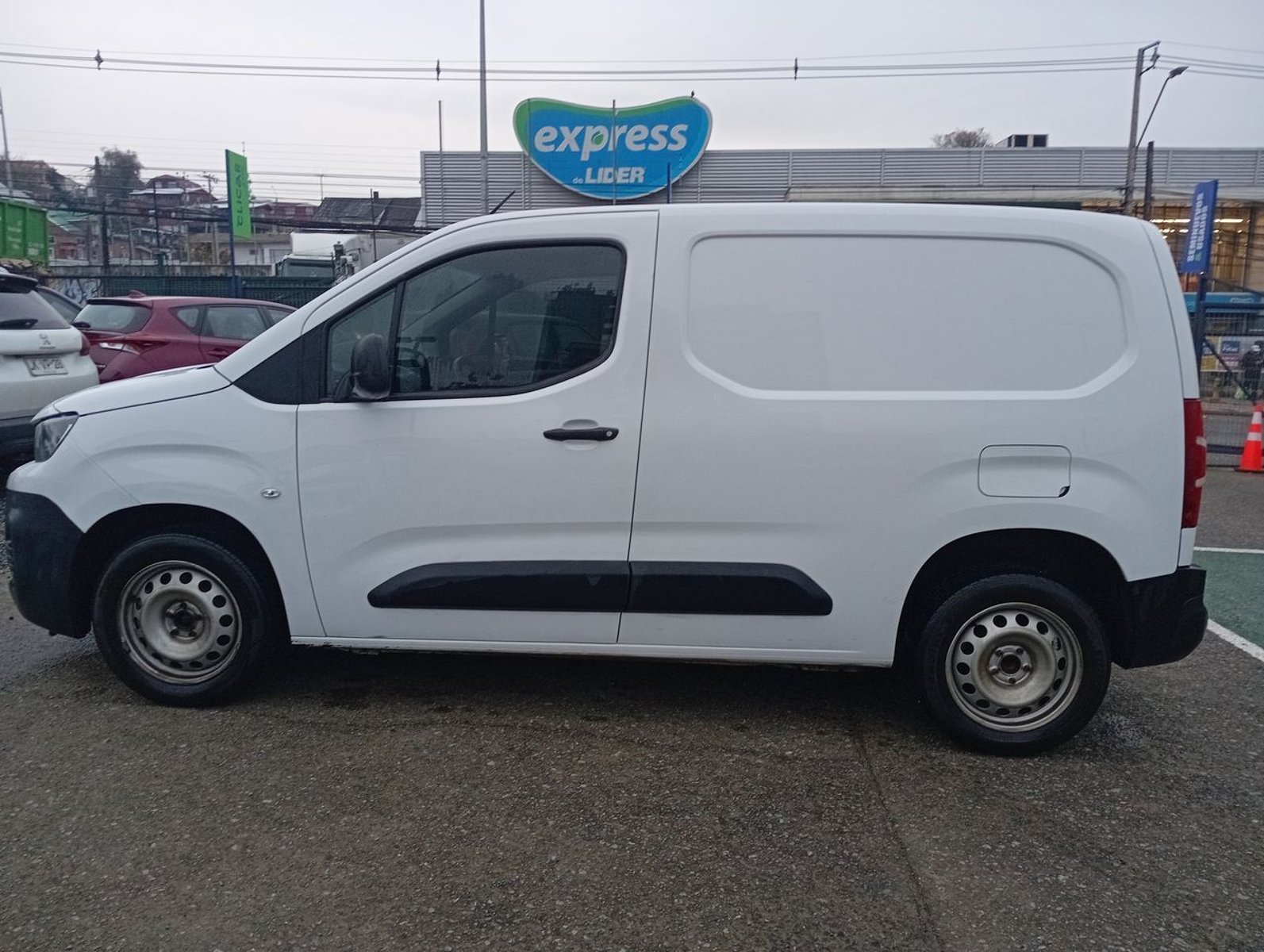 Peugeot Partner 1.5 L1 Hdi Diesel 100hp 4x2 Mt 5p 2023 - Foto 4 de 8