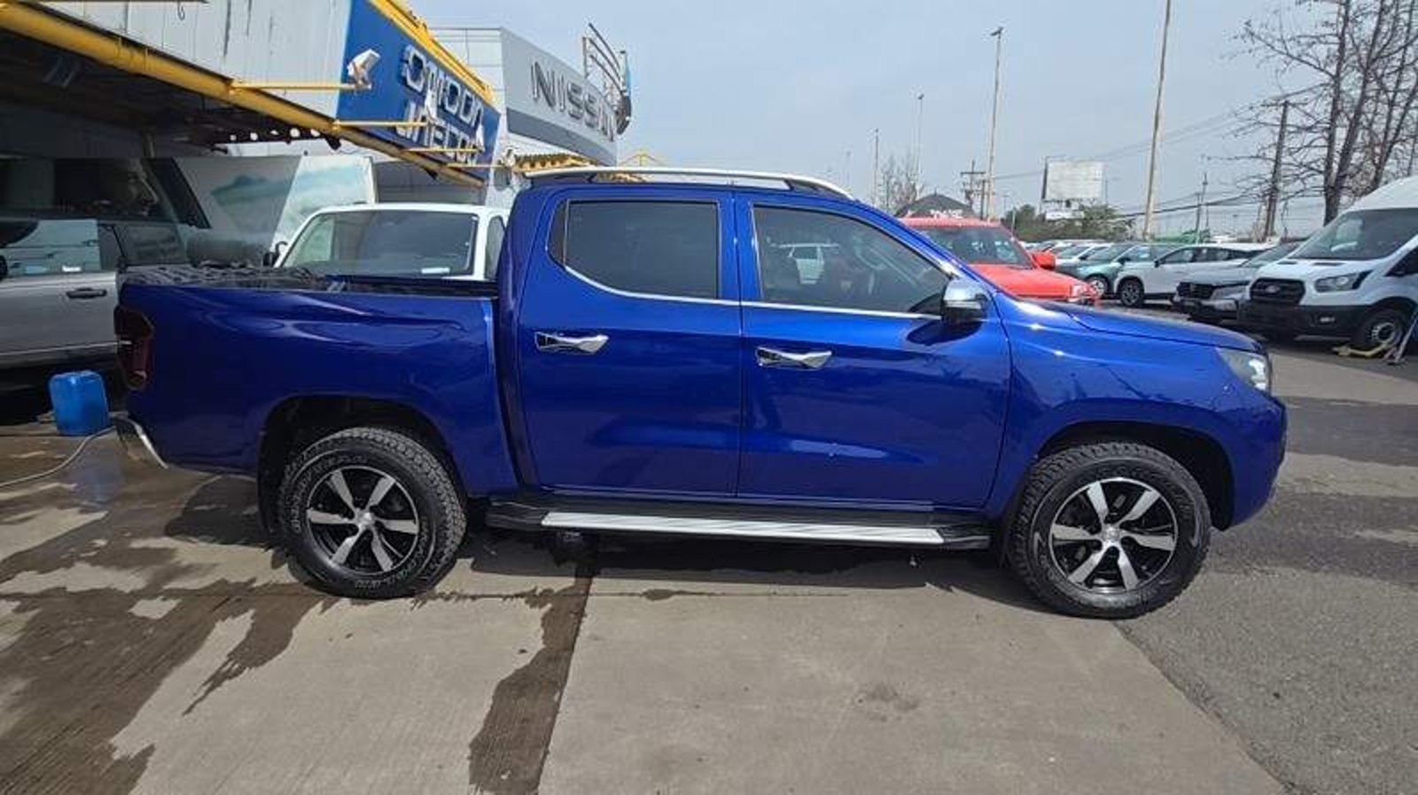 Peugeot Landtrek 2.4 Action4 Thp 4x4 210 Hp At 4p 2023 - Imagen 3 de 5