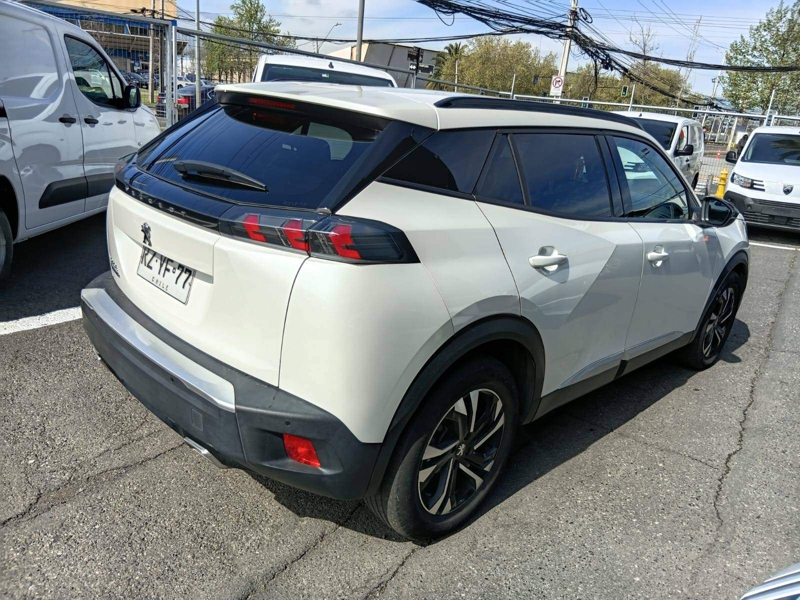 Peugeot 2008 1.2 Allure Puretech 130 4x2 At 5p 2022 - Foto 4 de 5