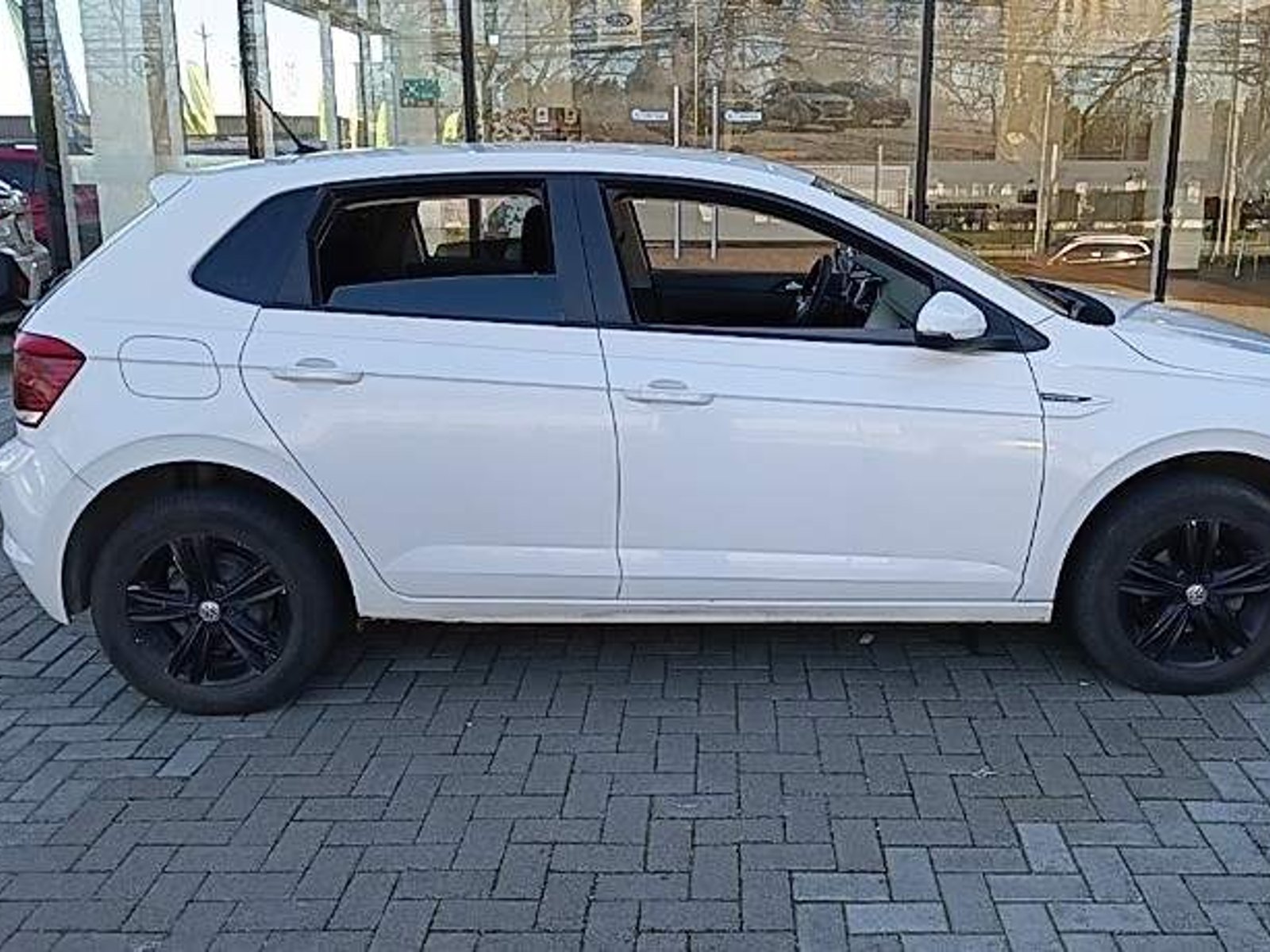 Volkswagen Polo 1.6 Comfortline 4x2 Mt5 5p 2021 - Foto 3 de 5