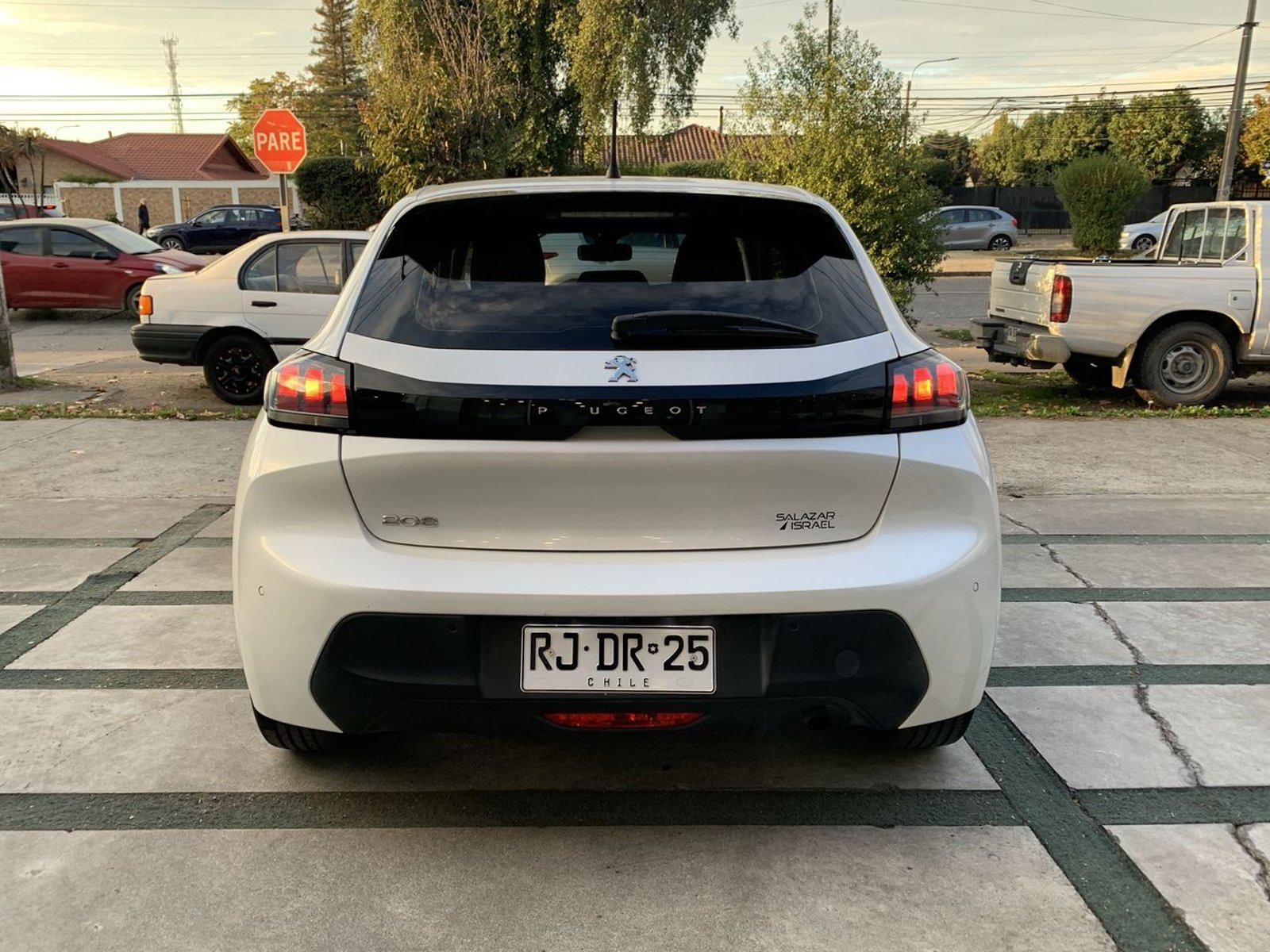 Peugeot 208 1.2 Puretech Active Pack 75 Mt 5p 2022 - Imagen 6 de 8