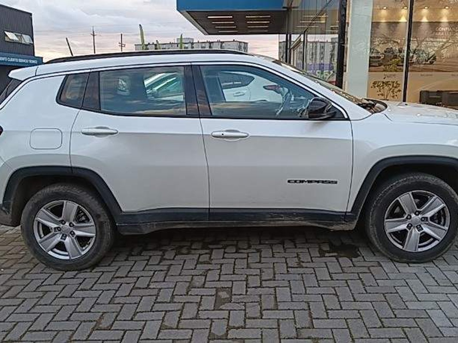 Jeep Compass 1.3 Sport 4x2 At 5p 2024 - Foto 3 de 5
