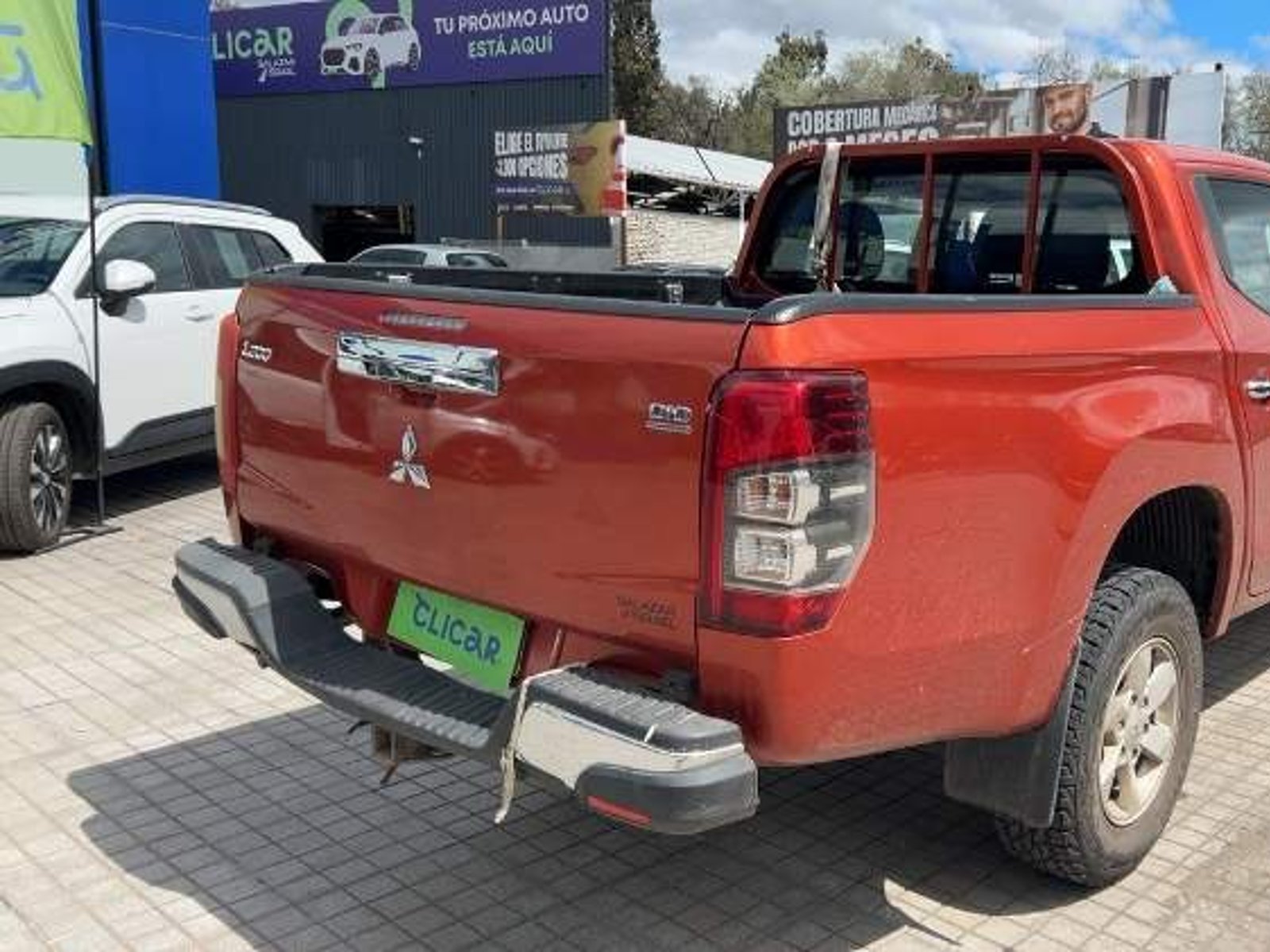 Mitsubishi L200 2.4 Katana Cr Diesel Special Pack Dob. Cab. 4x2 Mt 4p 2021 - Foto 4 de 5