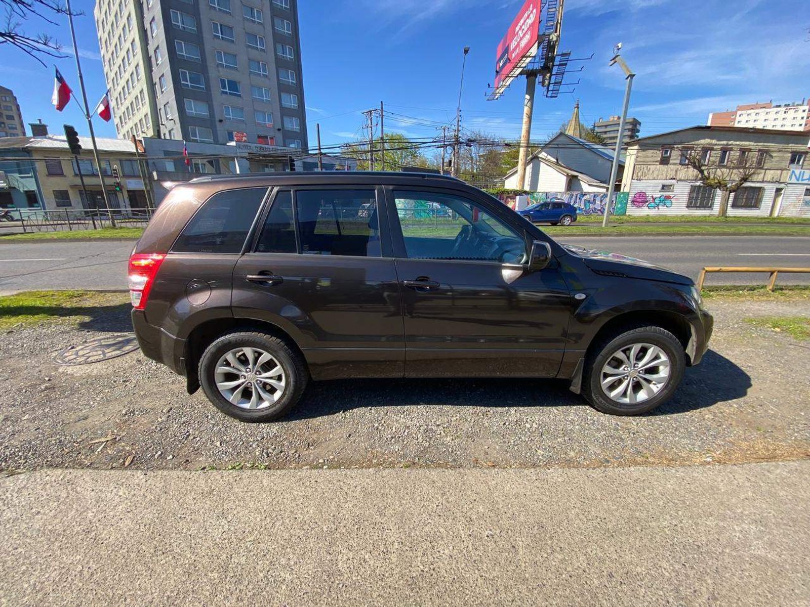 Suzuki Grand Nomade 2.4 Glx Sport 4wd E4 Mt 5p 2019 - Foto 3 de 5