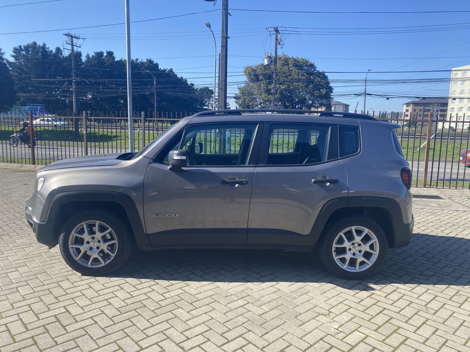 Jeep Renegade 1.8 Sport 4x2 Mt 5p 2022 - Foto 4 de 8