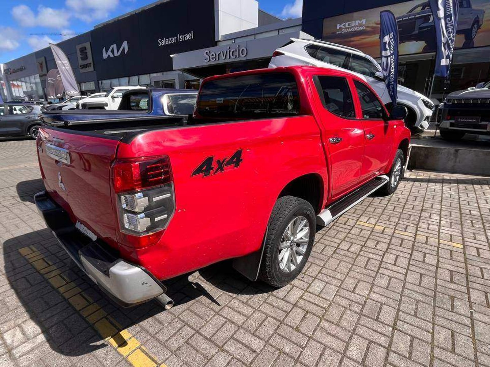 Mitsubishi L200 2.4 Katana Crt Diesel Dob. Cab. 4x4 Euro6 Mt 4p 2024 - Foto 4 de 5