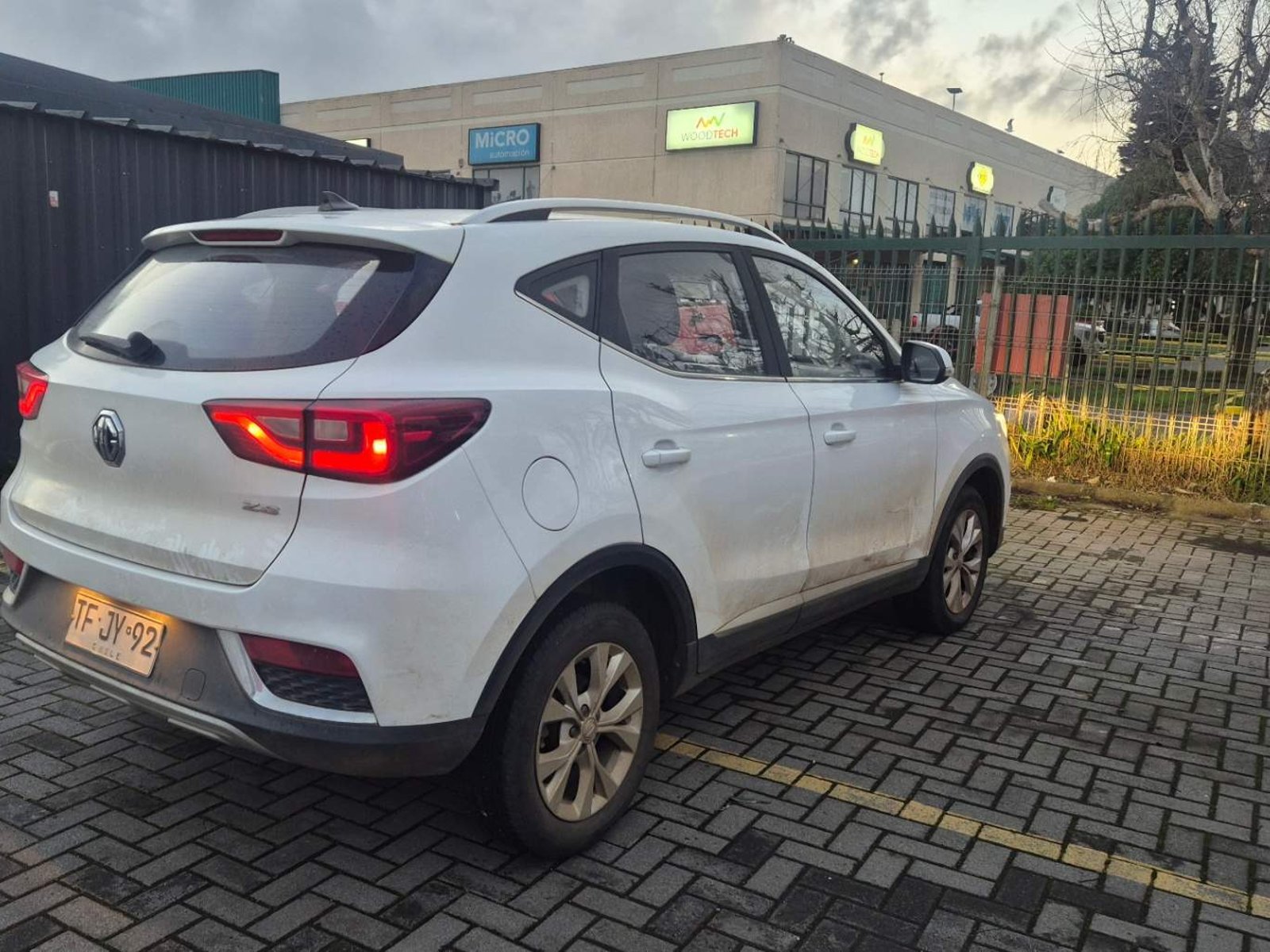 MG Mg Zs 1.5 Std 4x2 Mt 5p 2024 - Foto 4 de 5