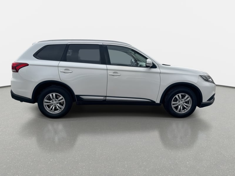 Mitsubishi Outlander 2.0 4x2 Mt 5p 2019 - Imagen 8 de 8