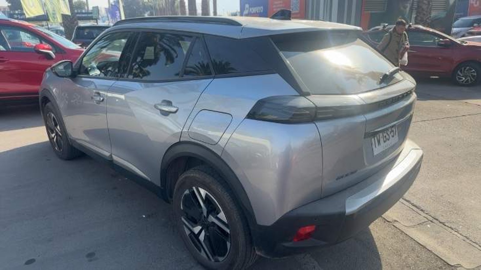 Peugeot 2008 1.5 Allure Pack Bluehdi Diesel 130hp 4x2 Eat8 5p 2025 - Imagen 7 de 8