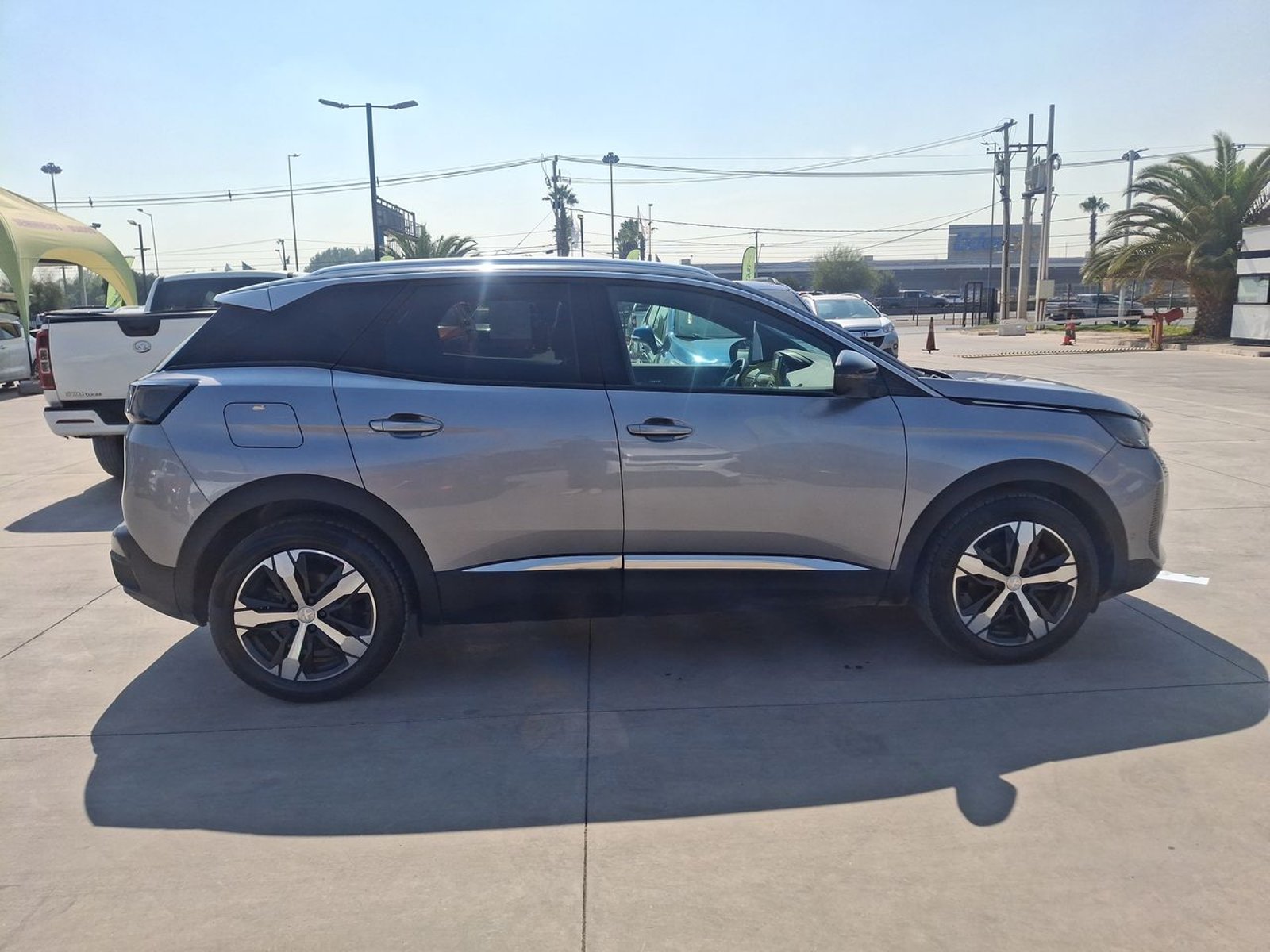 Peugeot 3008 1.5 Allure Pack Bluehdi 130 4x2 Eat8 5p 2024 - Imagen 8 de 8