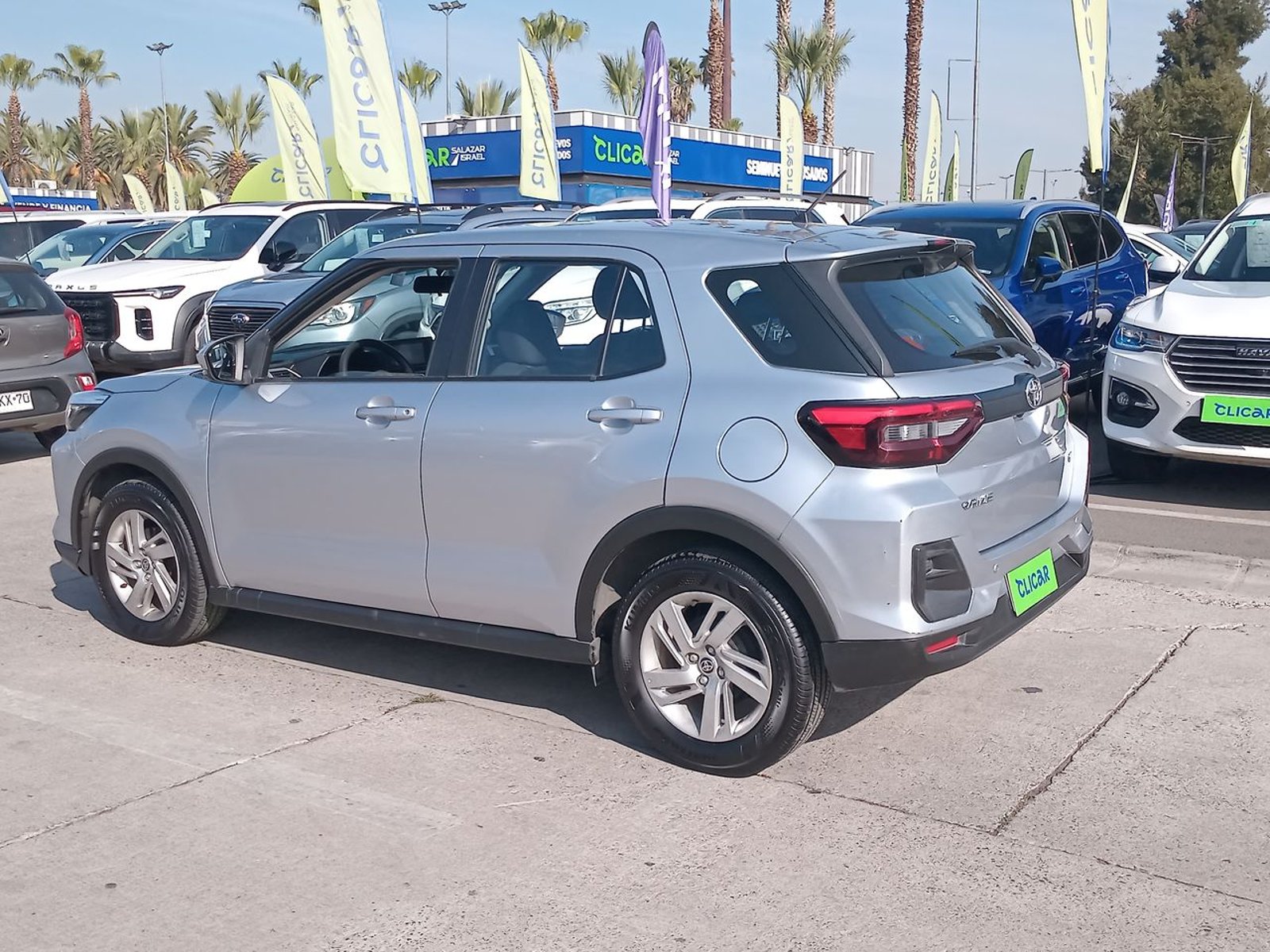 Toyota Raize 1.2 E 4x2 Mt 5p 2023 - Imagen 4 de 8