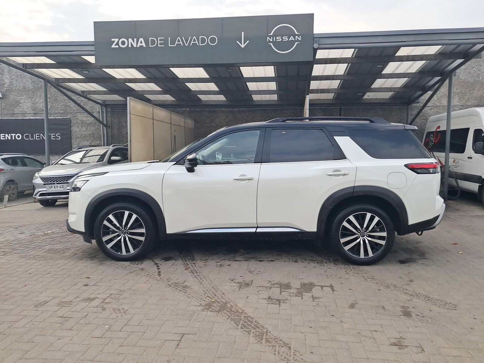 Nissan Pathfinder 3.5 Exclusive 4wd Cvt At 5p 2025 - Foto 4 de 8