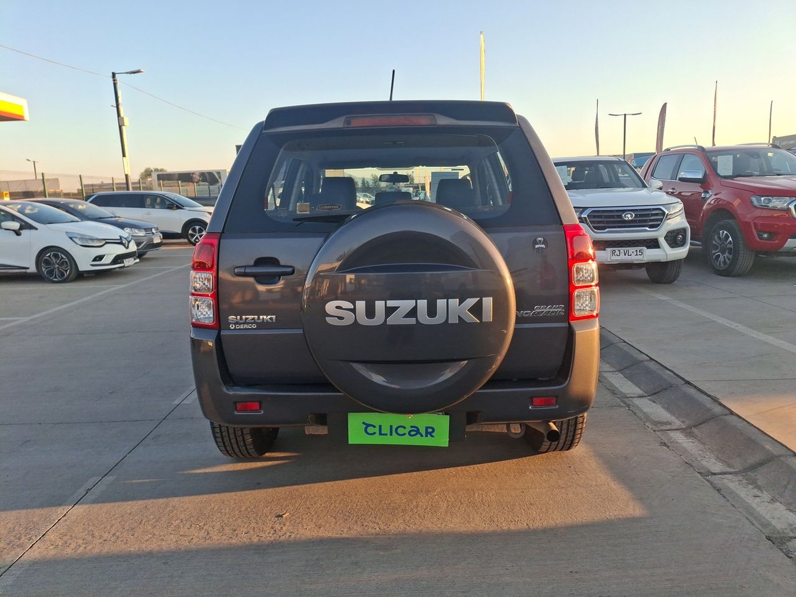 Suzuki Grand Nomade 2.4 Glx Sport 4x2 Mt 5p 2018 - Imagen 6 de 8