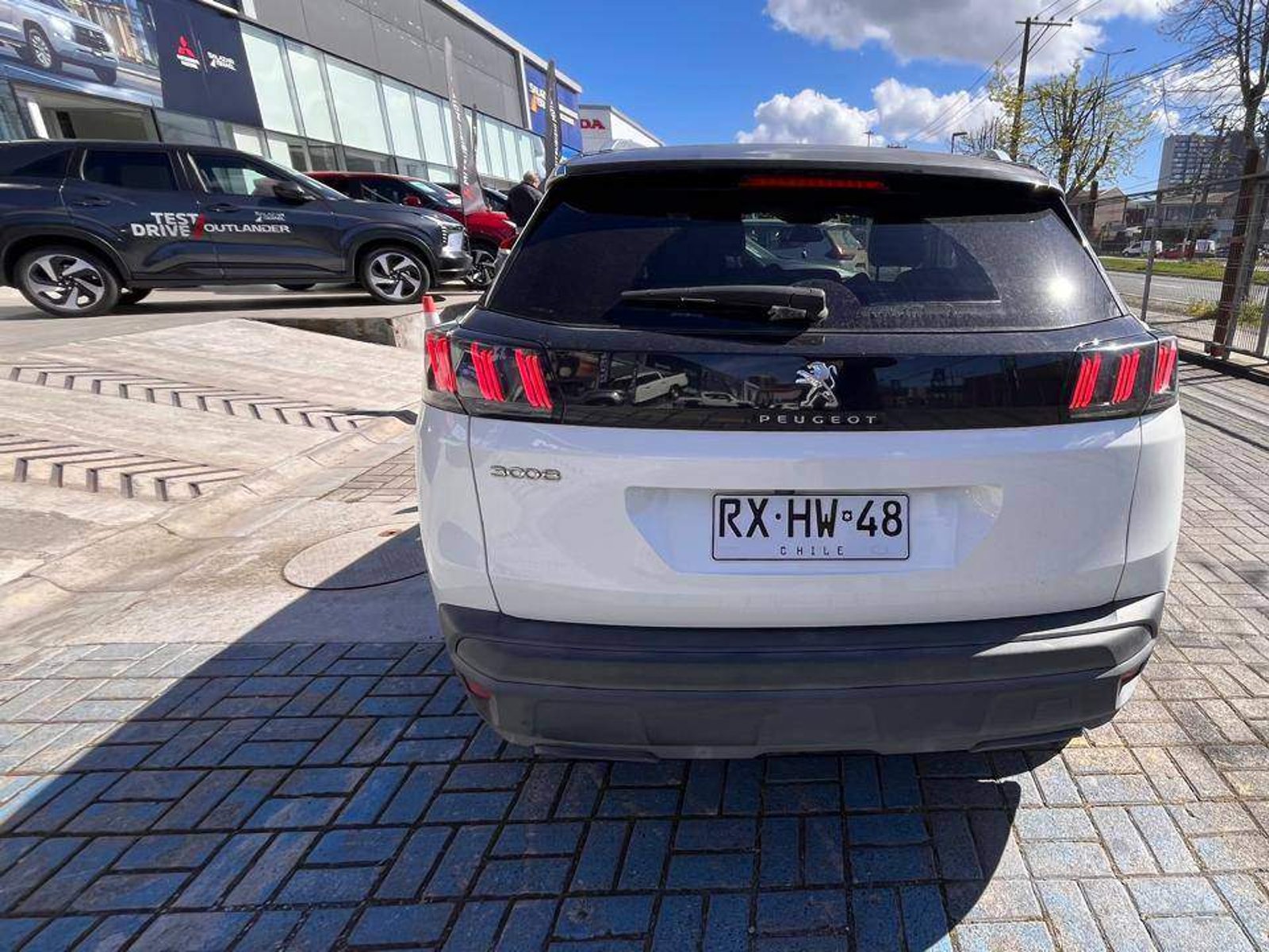 Peugeot 3008 1.5 Allure Pack Bluehdi 4x2 130 Eat8 5p 2022 - Foto 5 de 5