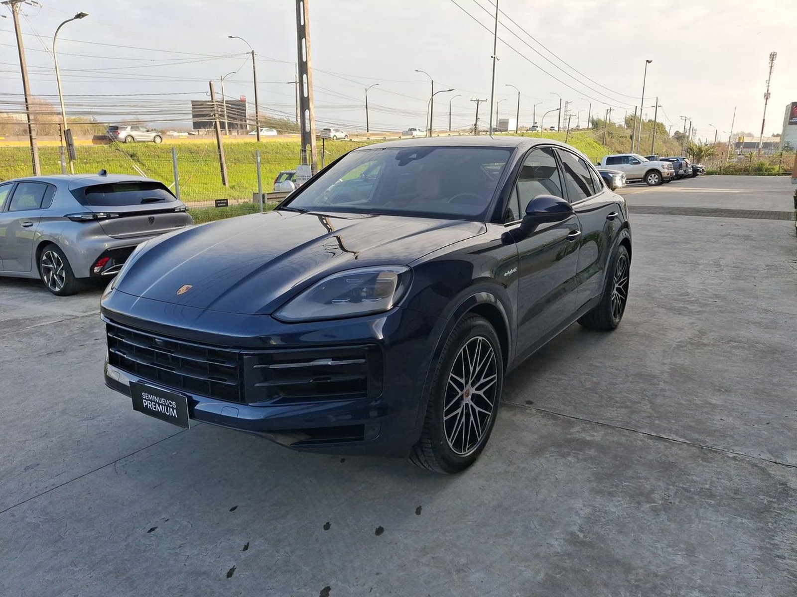 Porsche Cayenne 3.0 E-hybrid Coupe 4x4 At 5p 2025 - Foto 3 de 8