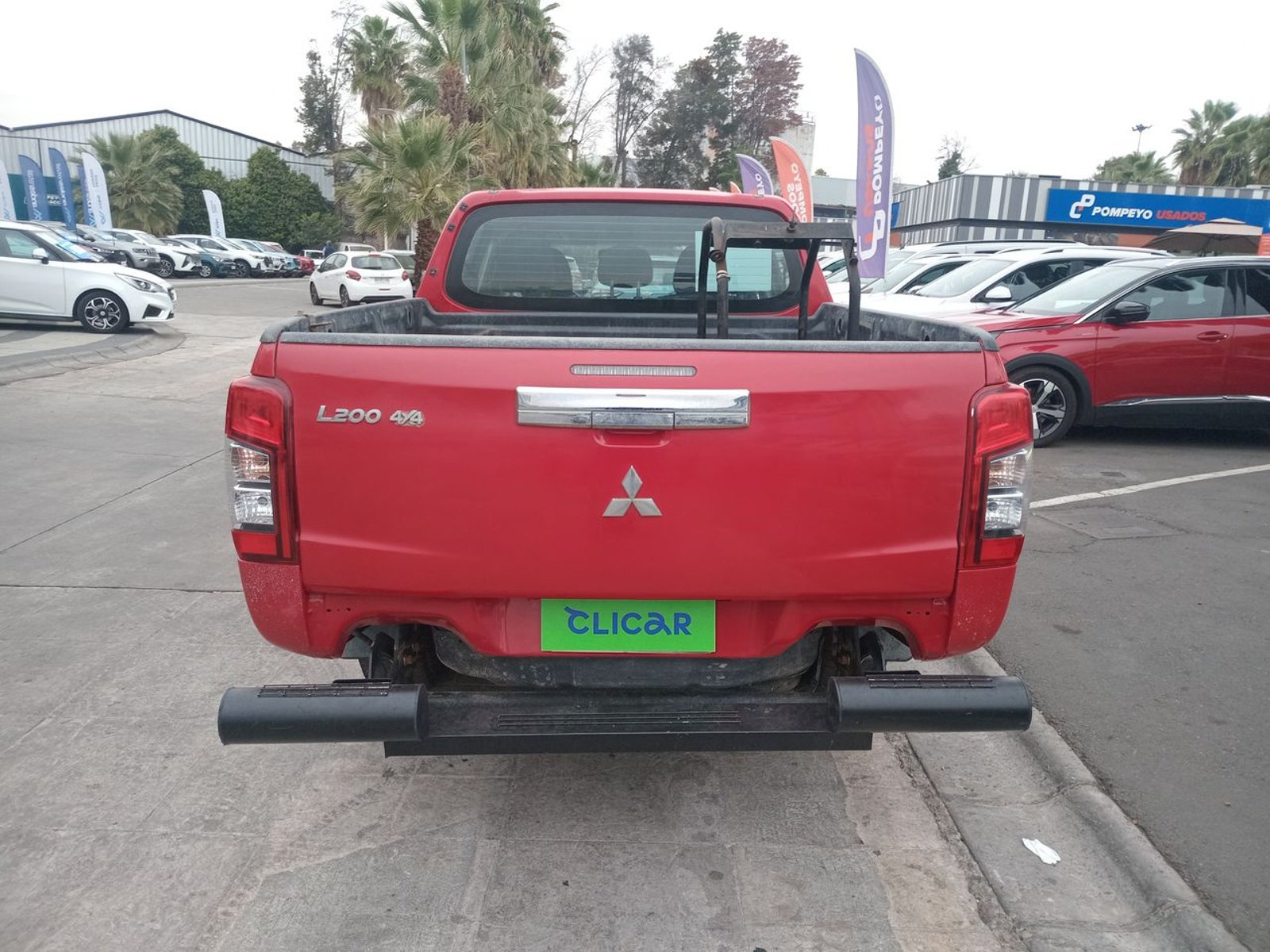 Mitsubishi L200 2.2 Katana Crt Diesel Dob. Cab. 4x4 Mt 4p 2024 - Imagen 6 de 8
