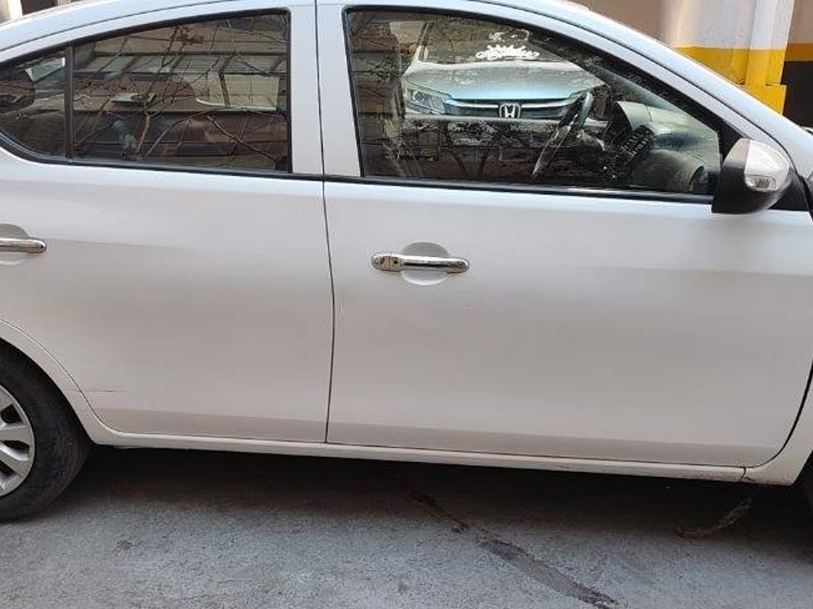 Nissan Versa 1.6 Advance 4x2 Mt 4p 2019 - Foto 3 de 5