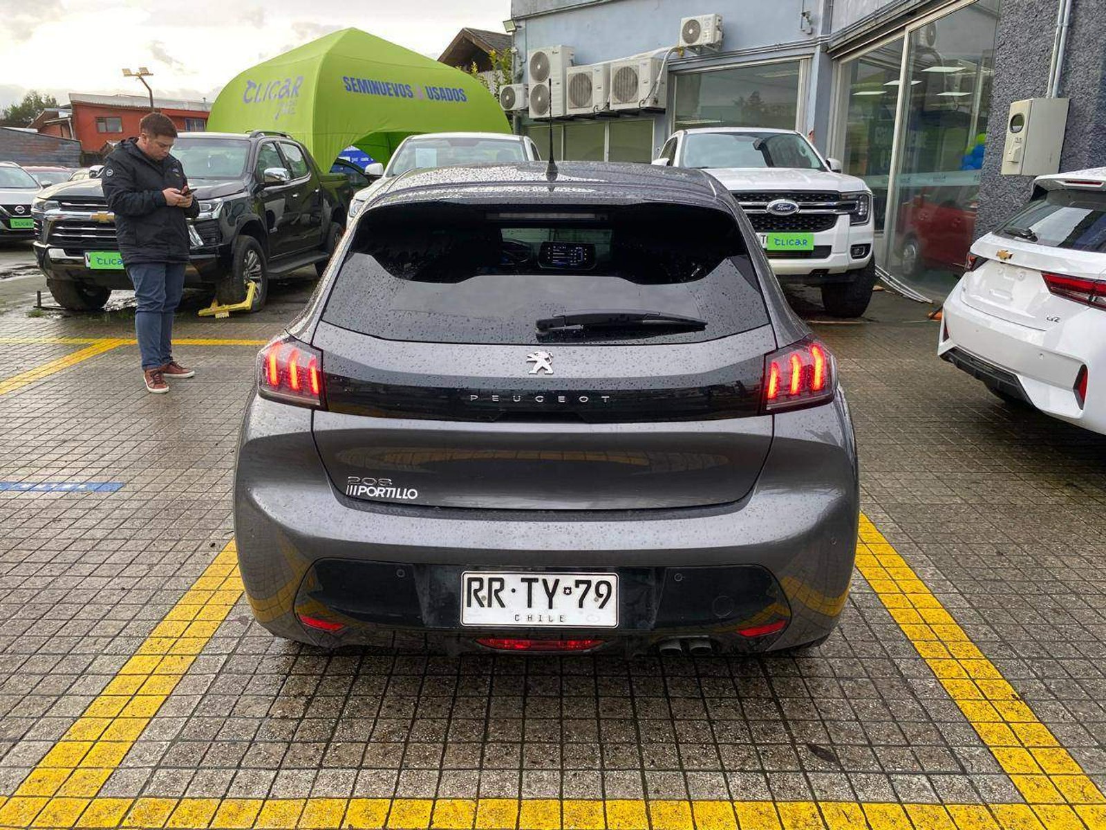 Peugeot 208 1.2 Puretech Allure Pack 4x2 130 Eat8 5p 2022 - Foto 5 de 5