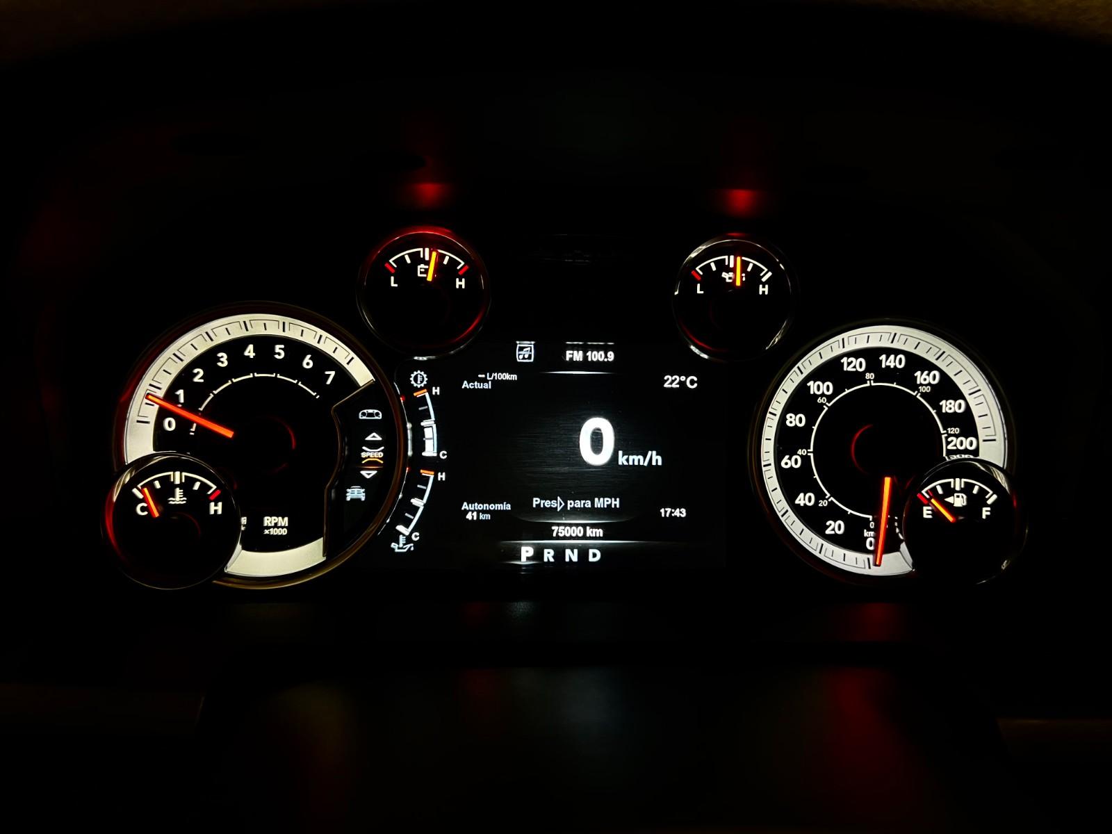 RAM 1500 SLT 3.6 4X4 2018 - Imagen 10 de 18