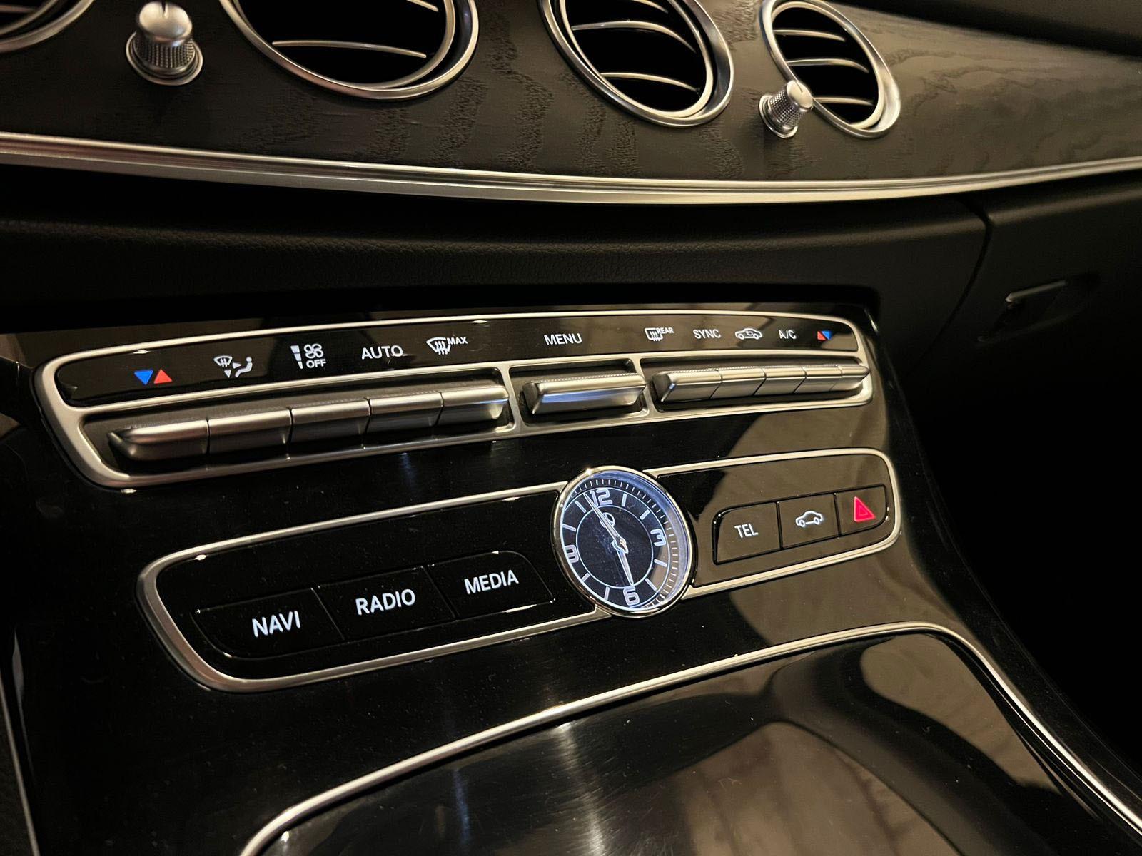 MERCEDES-BENZ E200 2.0 2019 - Imagen 16 de 20