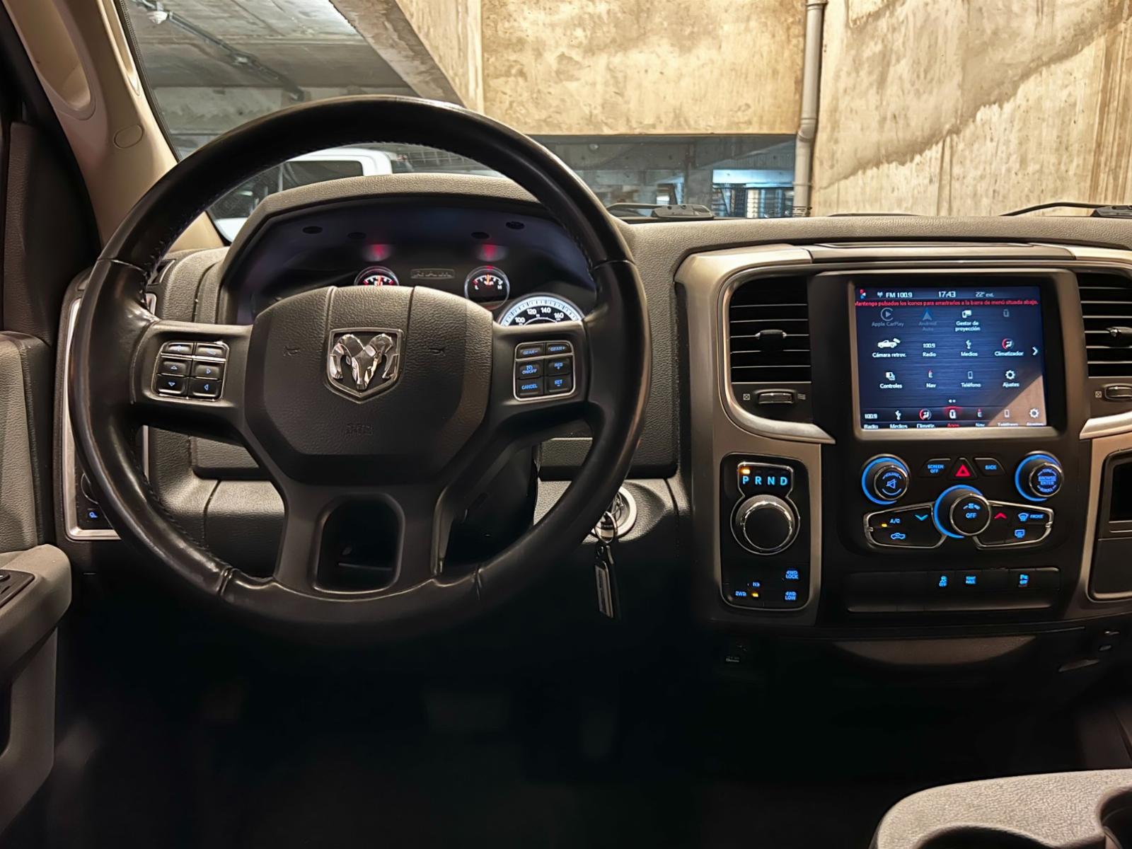 RAM 1500 SLT 3.6 4X4 2018 - Imagen 8 de 18