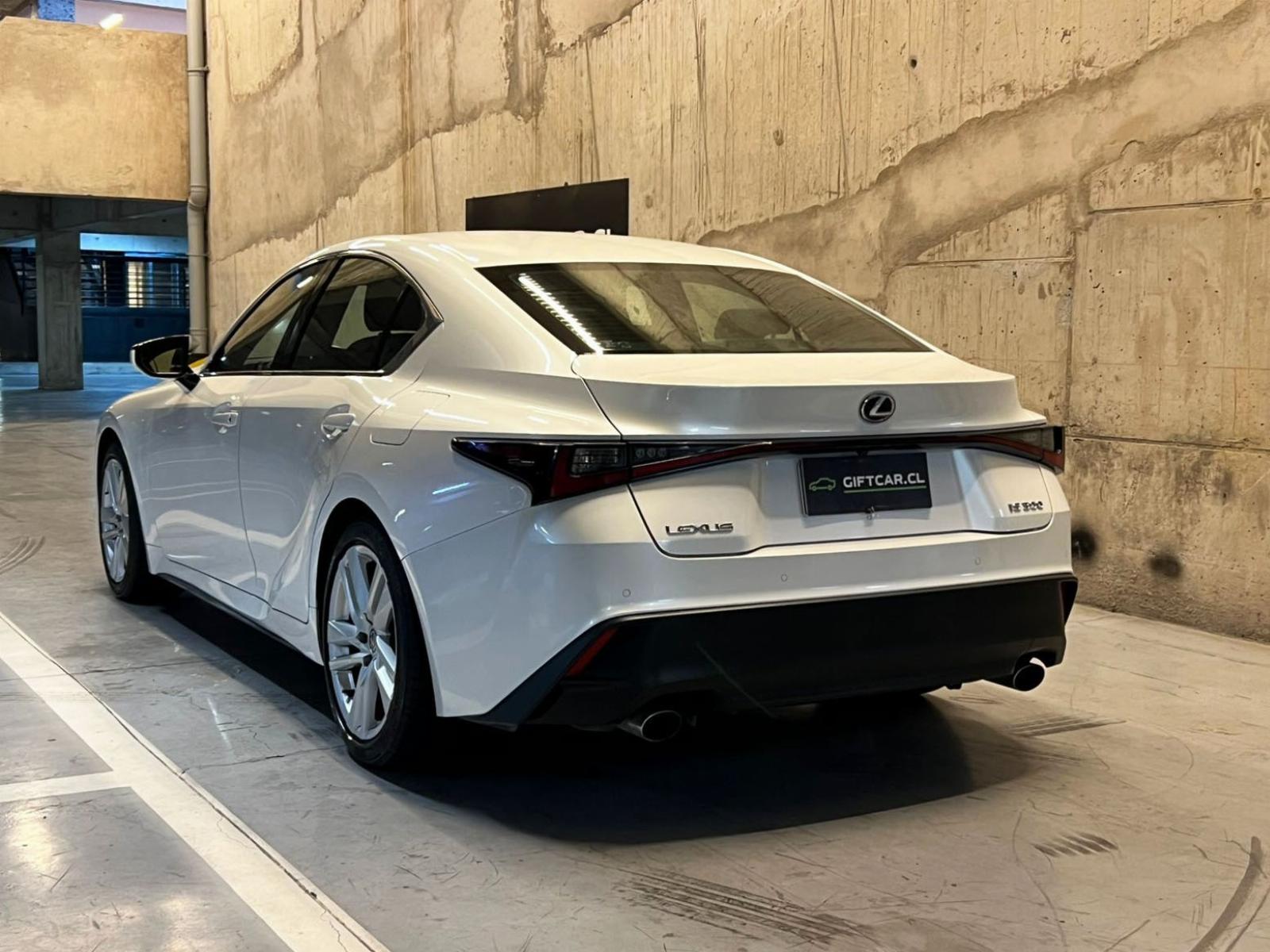 Lexus IS 300 2024 - Foto 4 de 20