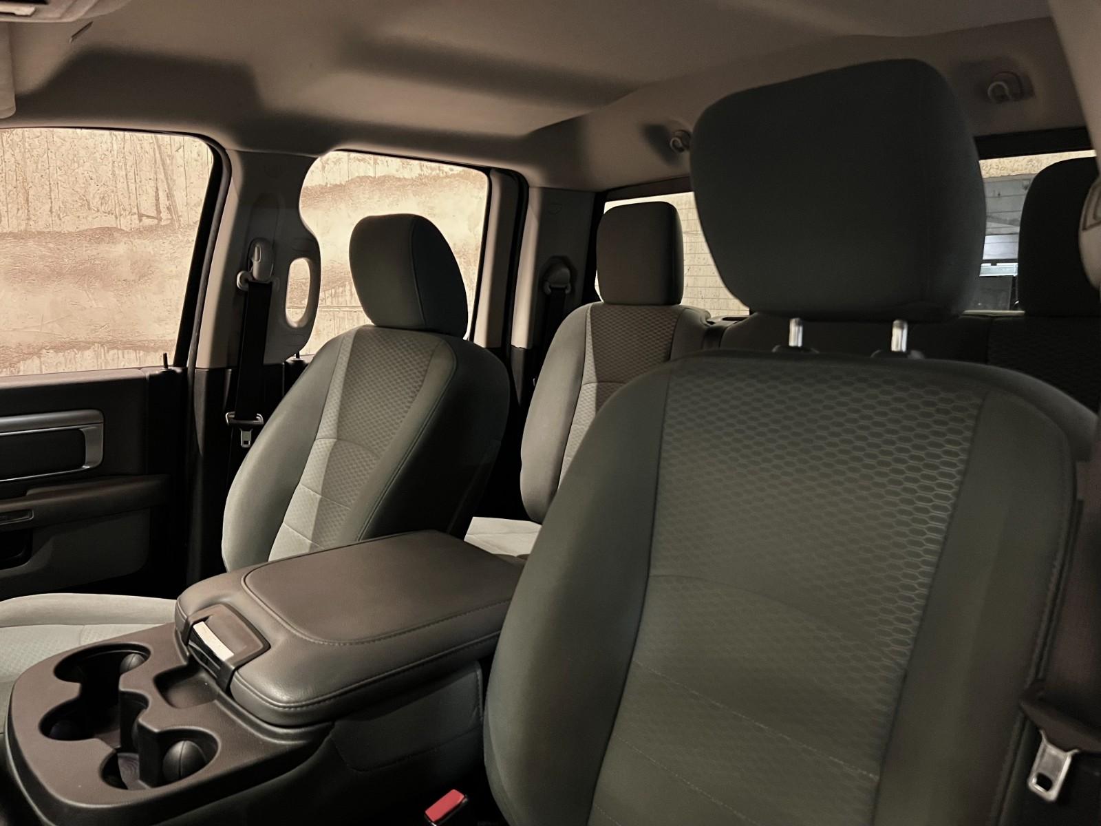 RAM 1500 SLT 3.6 4X4 2018 - Imagen 16 de 18