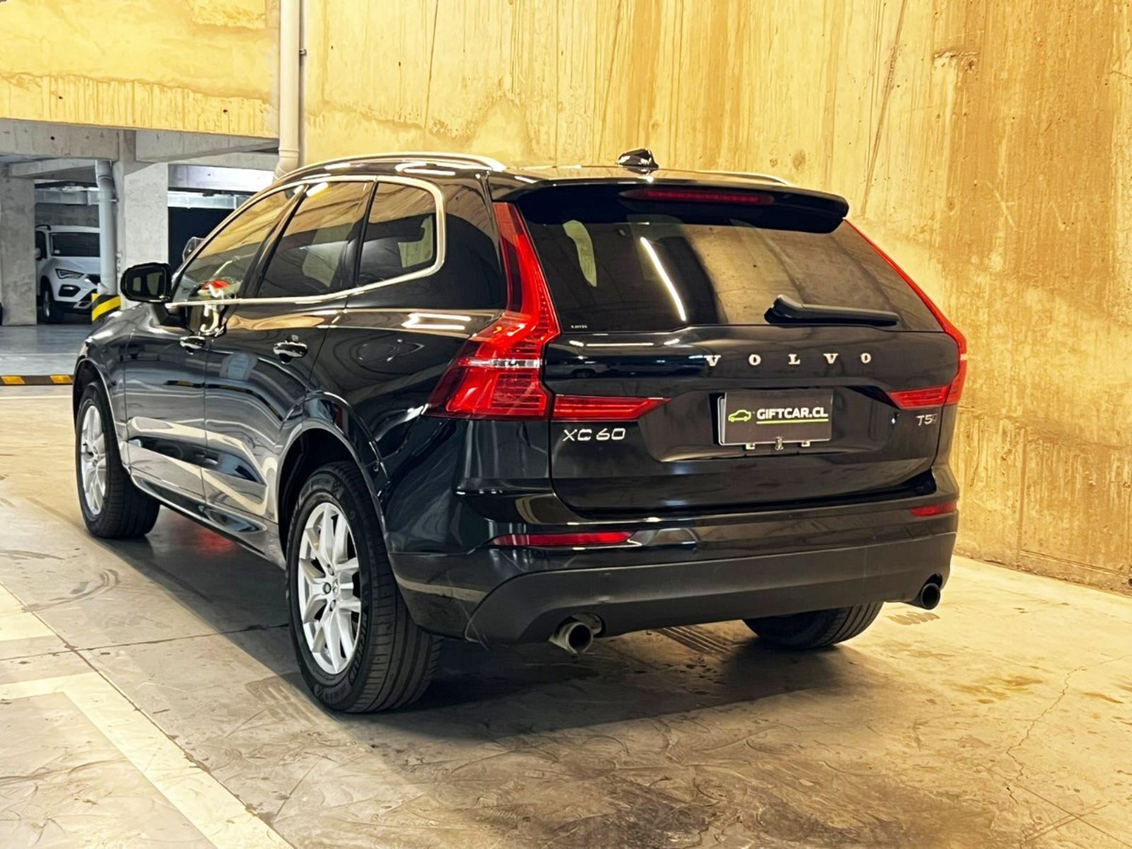 Volvo XC60 T5 AWD 2.0 AT 2022 - Foto 5 de 20