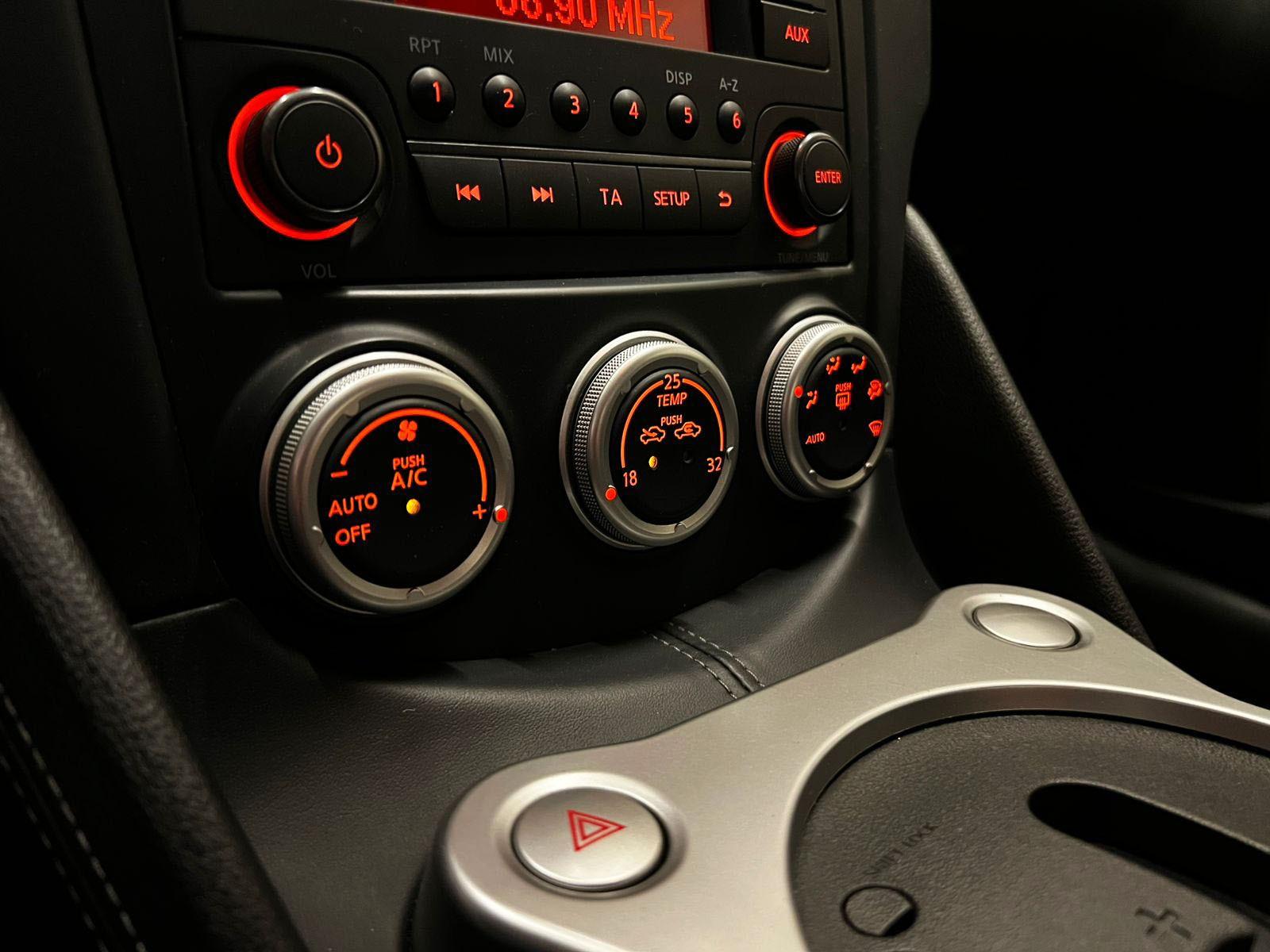 NISSAN 370Z COUPE 3.7 AT 2015 - Imagen 17 de 20