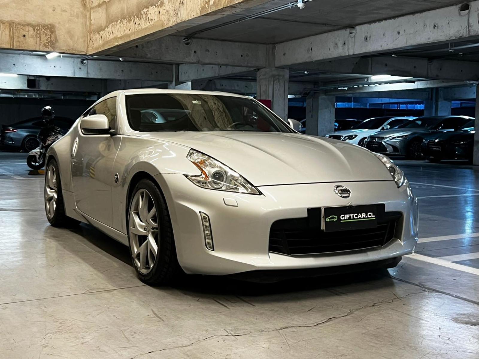 Nissan 370Z COUPE 3.7 AT 2015 - Foto 2 de 20