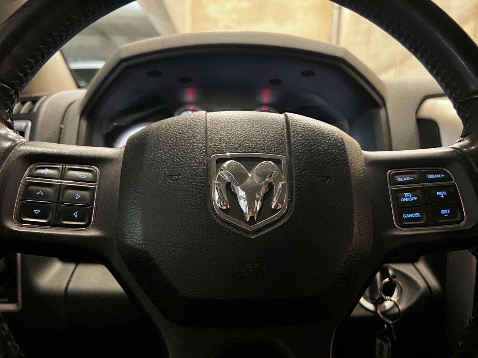 RAM 1500 SLT 3.6 4X4 2018 - Imagen 9 de 18