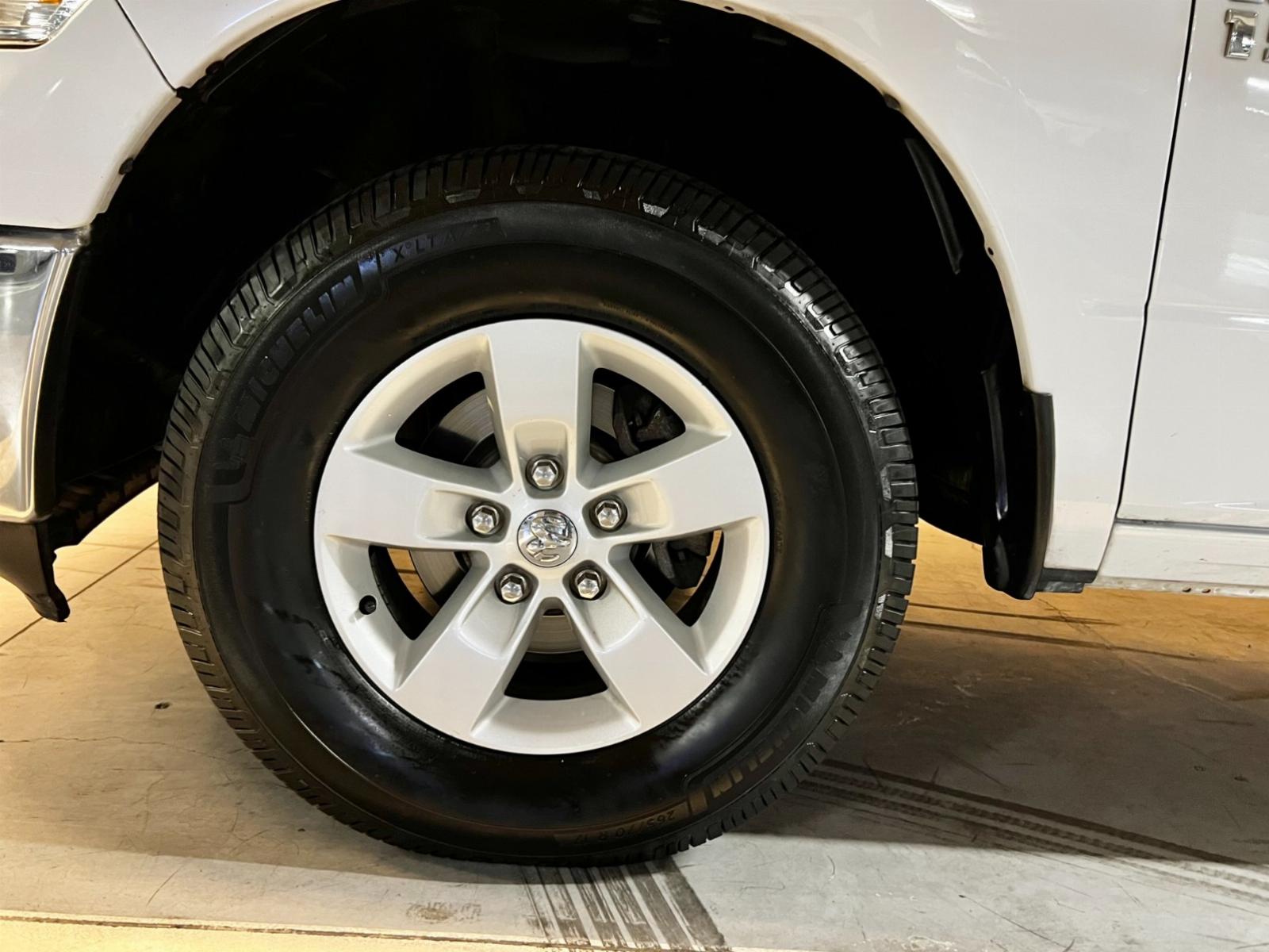 RAM 1500 SLT 3.6 4X4 2018 - Imagen 7 de 18
