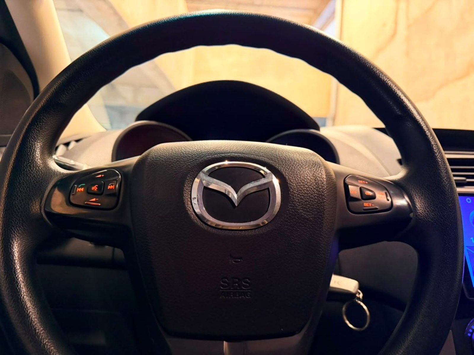 Mazda BT-50 SDX 4X4 MT 2.2 2020 - Imagen 10 de 18