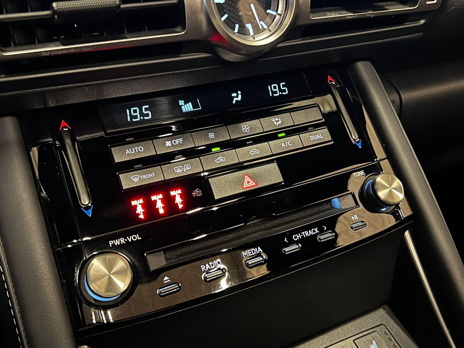 LEXUS IS 300 F SPORT 2022 - Imagen 18 de 19