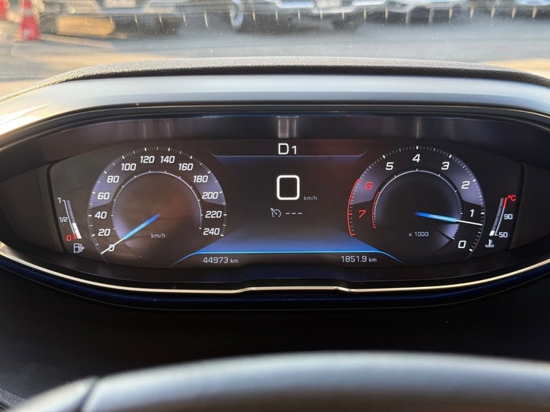 Peugeot 3008 ACTIVE THP 1.6 AT 2021 - Imagen 11 de 18