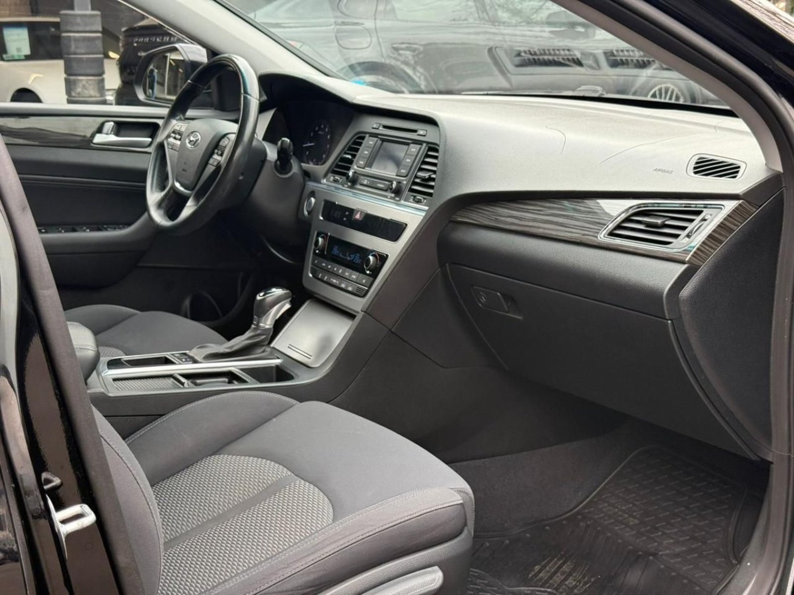 HYUNDAI SONATA GLS 2.0 AT 2016 - Imagen 18 de 19