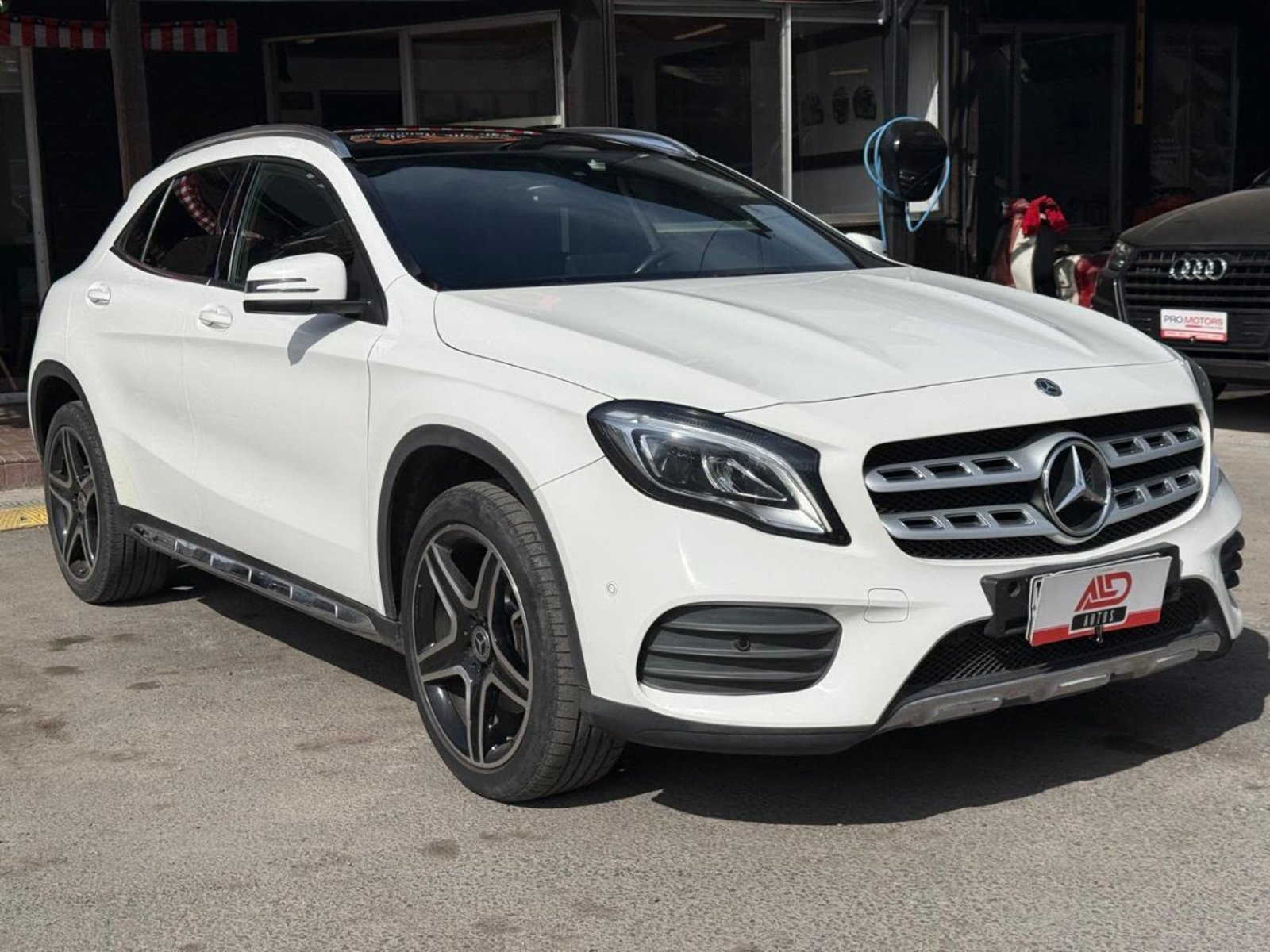 Mercedes-Benz GLA 250 4MATIC 2.0 2020 - Foto 3 de 14