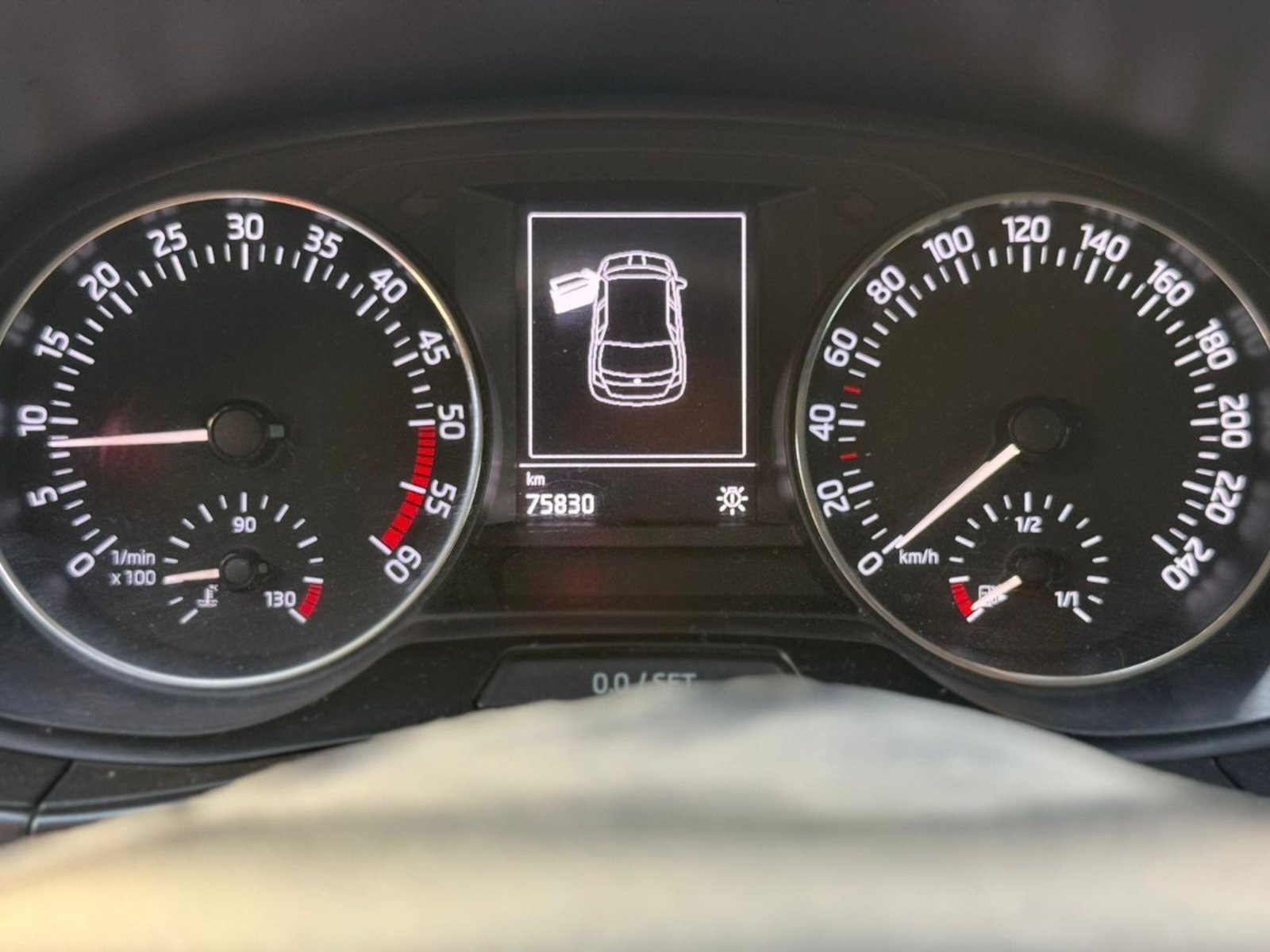 SKODA FABIA TDI 1.4 MT 2018 - Imagen 11 de 17