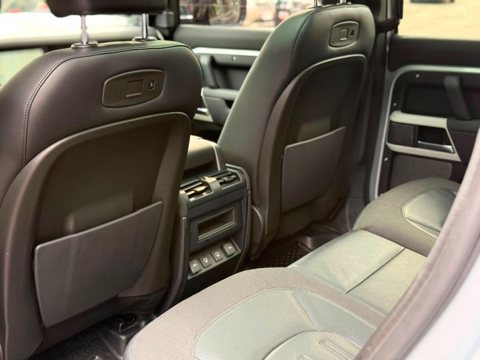 Land Rover DEFENDER 110 2021 - Imagen 17 de 18