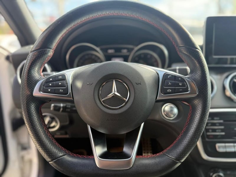 Mercedes-Benz GLA 250 4MATIC 2.0 2020 - Imagen 8 de 14