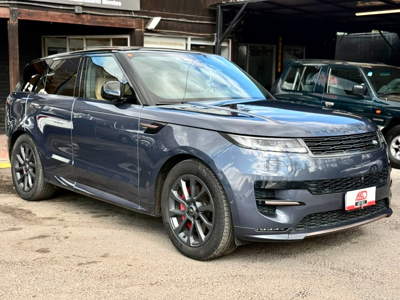 Land Rover RANGE ROVER SPORT SE 2024 - Foto 3 de 19